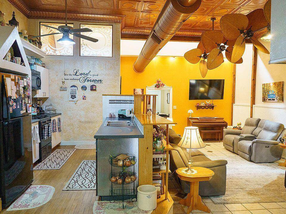 117 W Main ST, Ash Grove, MO 65604
