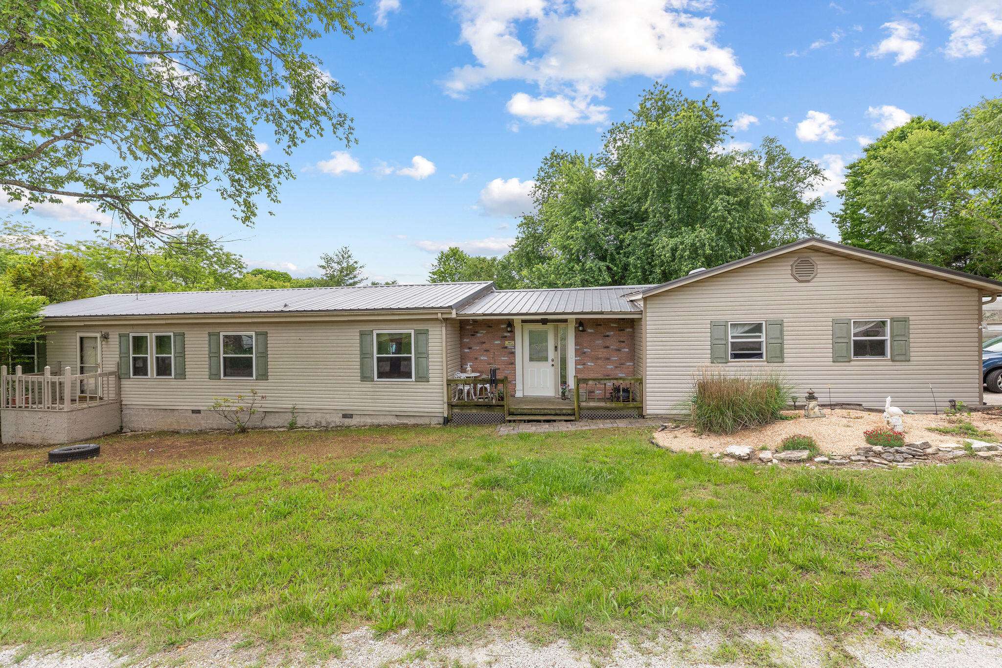 210 Molly LN, Rockaway Beach, MO 65740