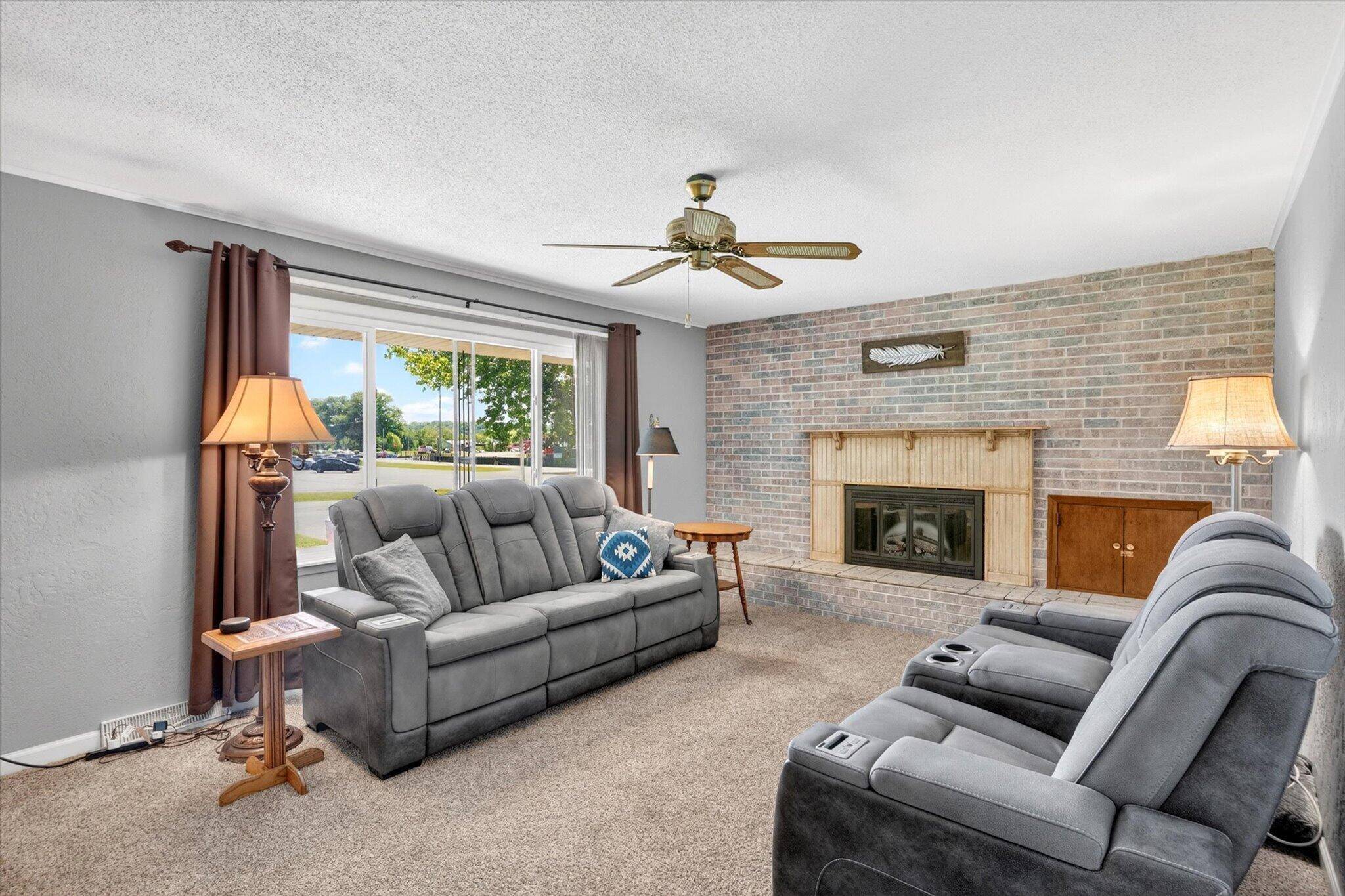 711 N 13th ST, Ozark, MO 65721