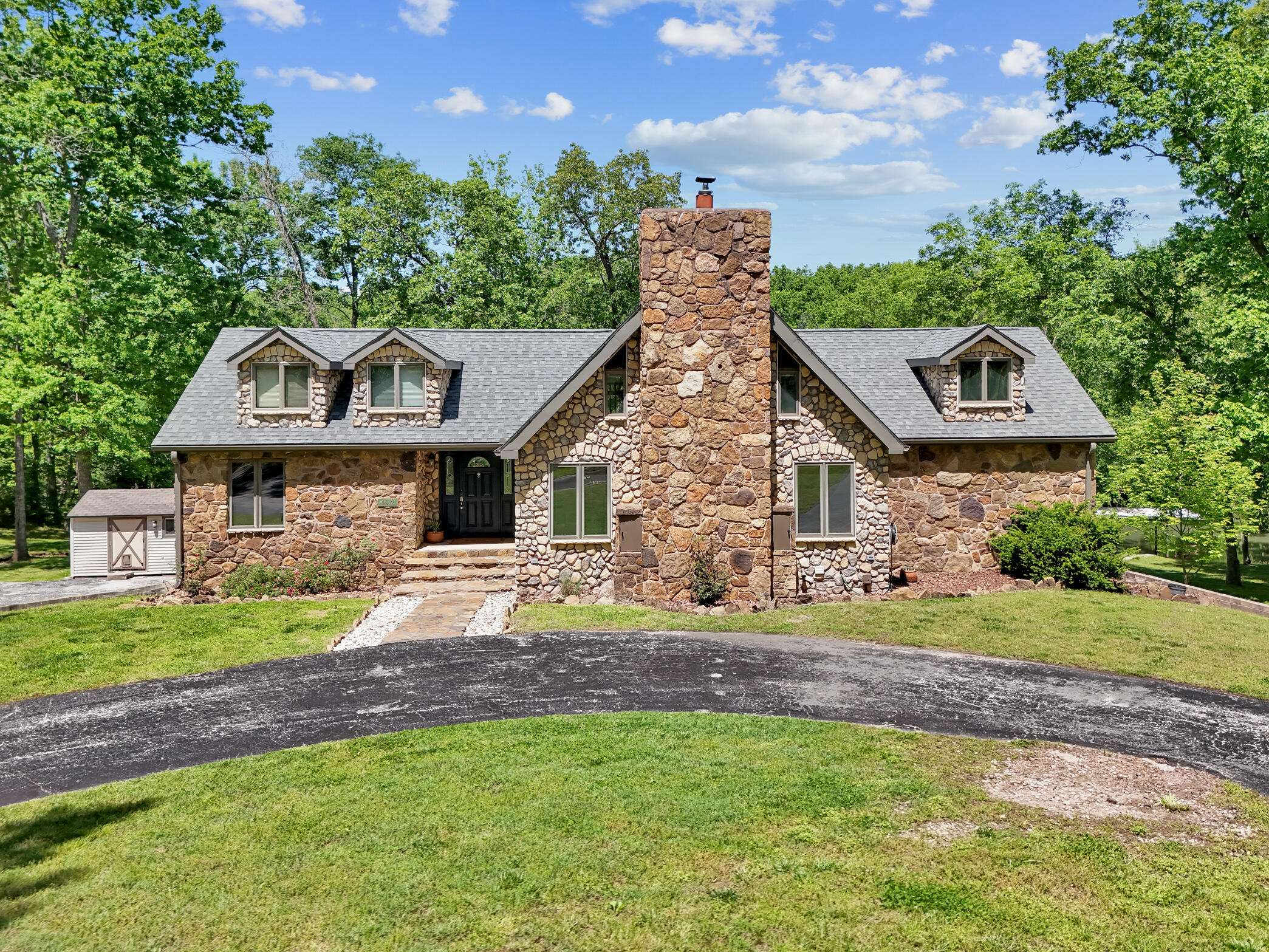 4912 S Deer Run LOOP, Carthage, MO 64836