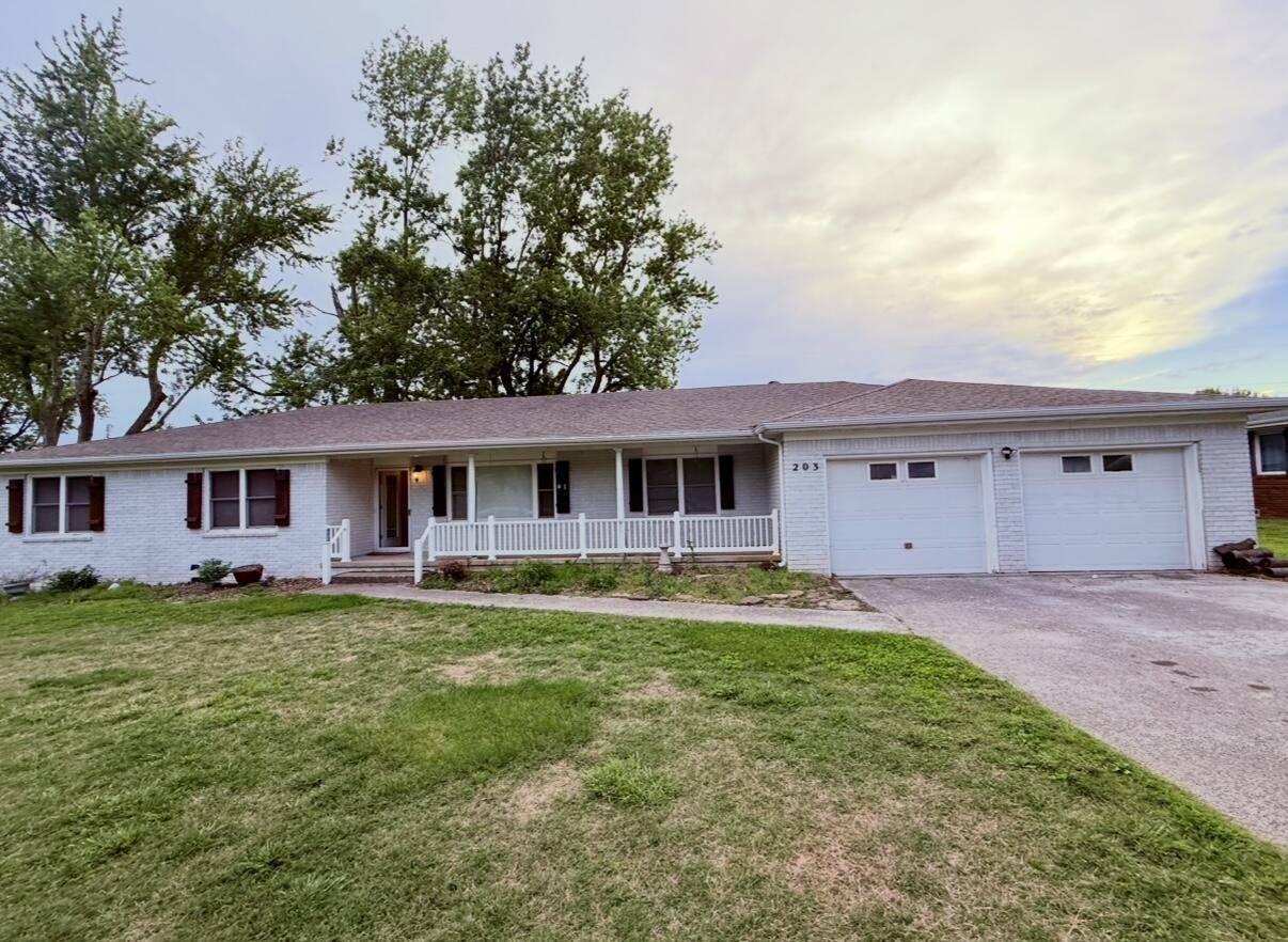 203 N Ellen ST, Nixa, MO 65714