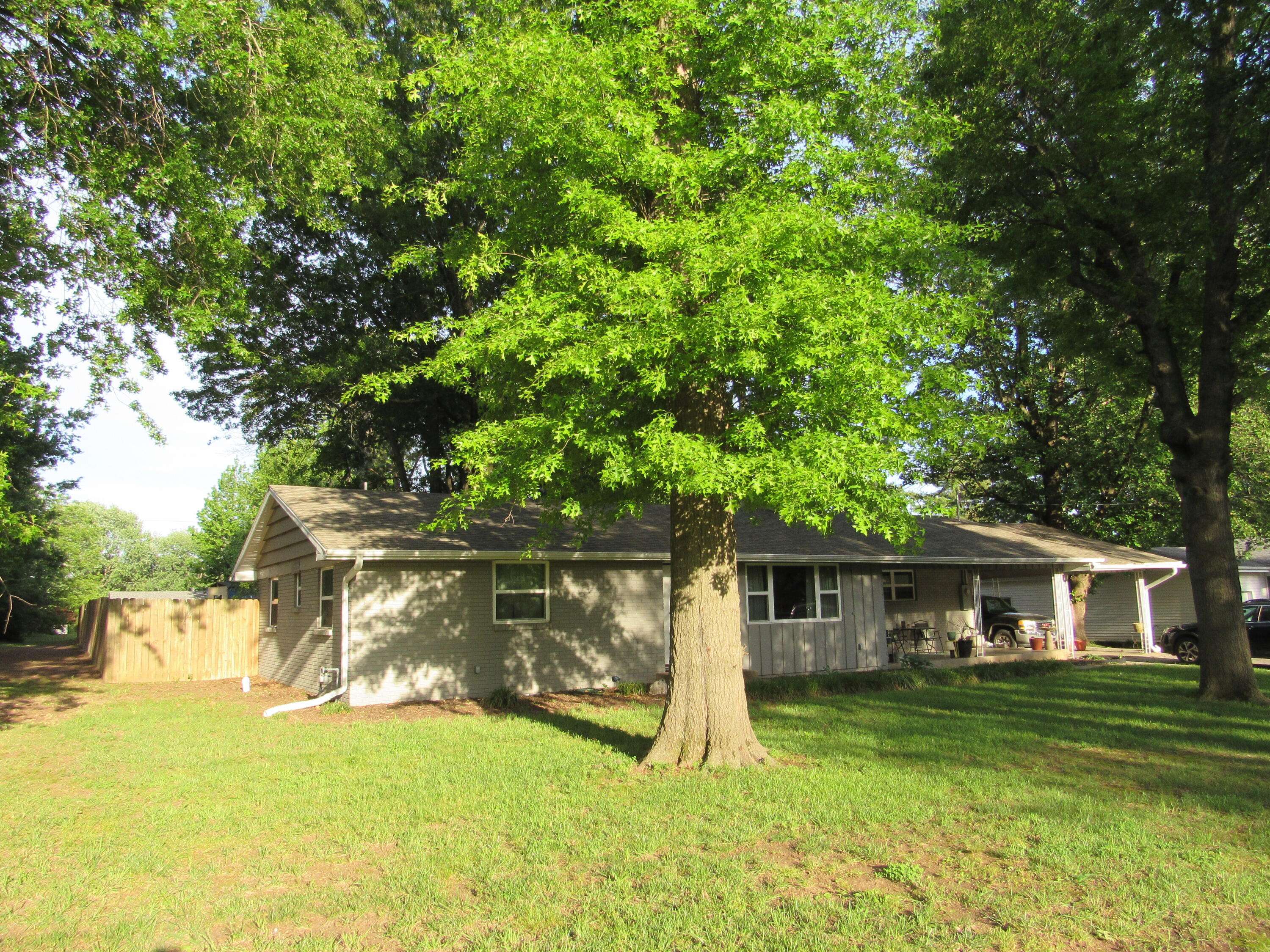 1101 13th ST, Monett, MO 65708