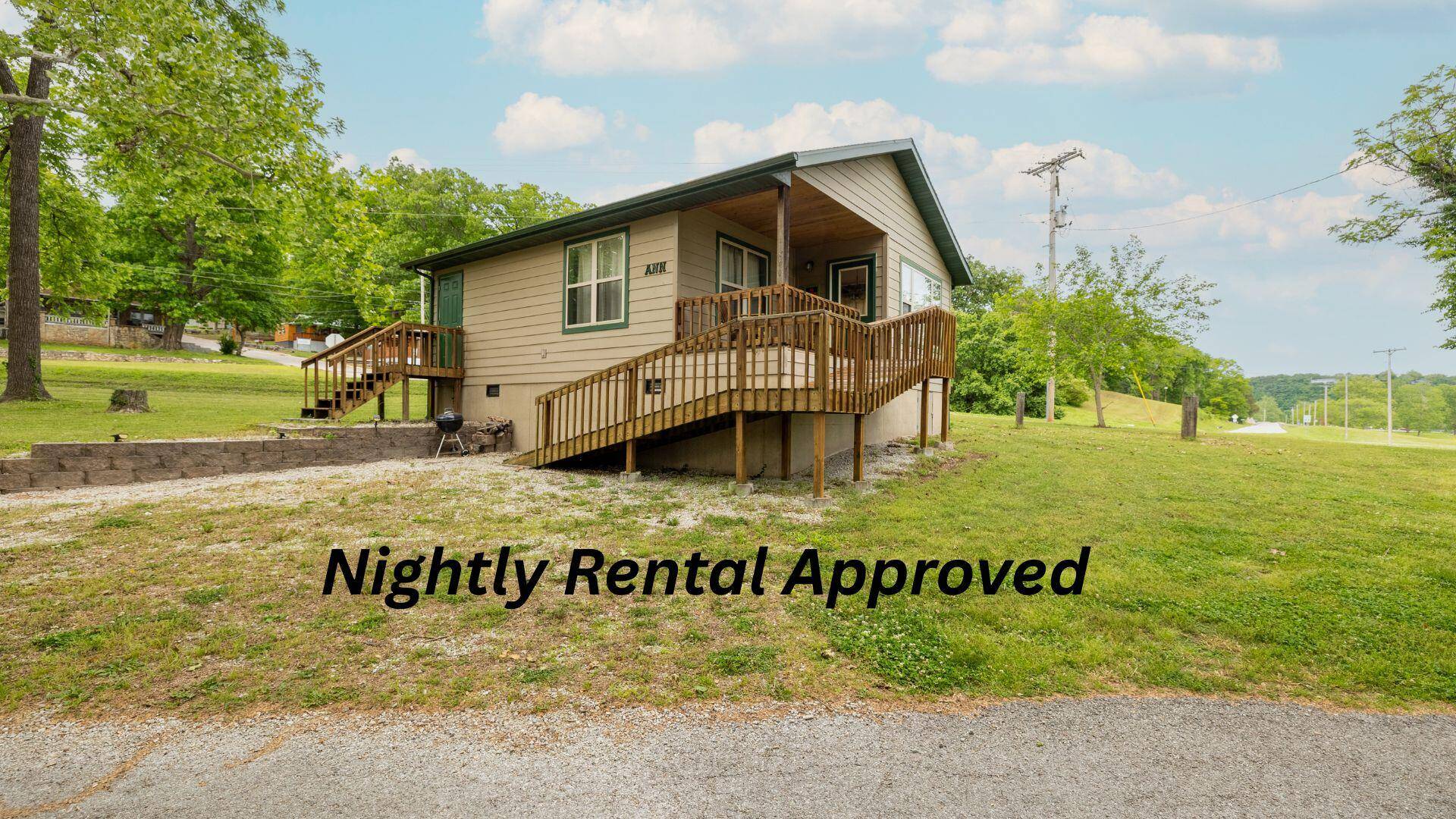 195 Edgewater CIR, Forsyth, MO 65653