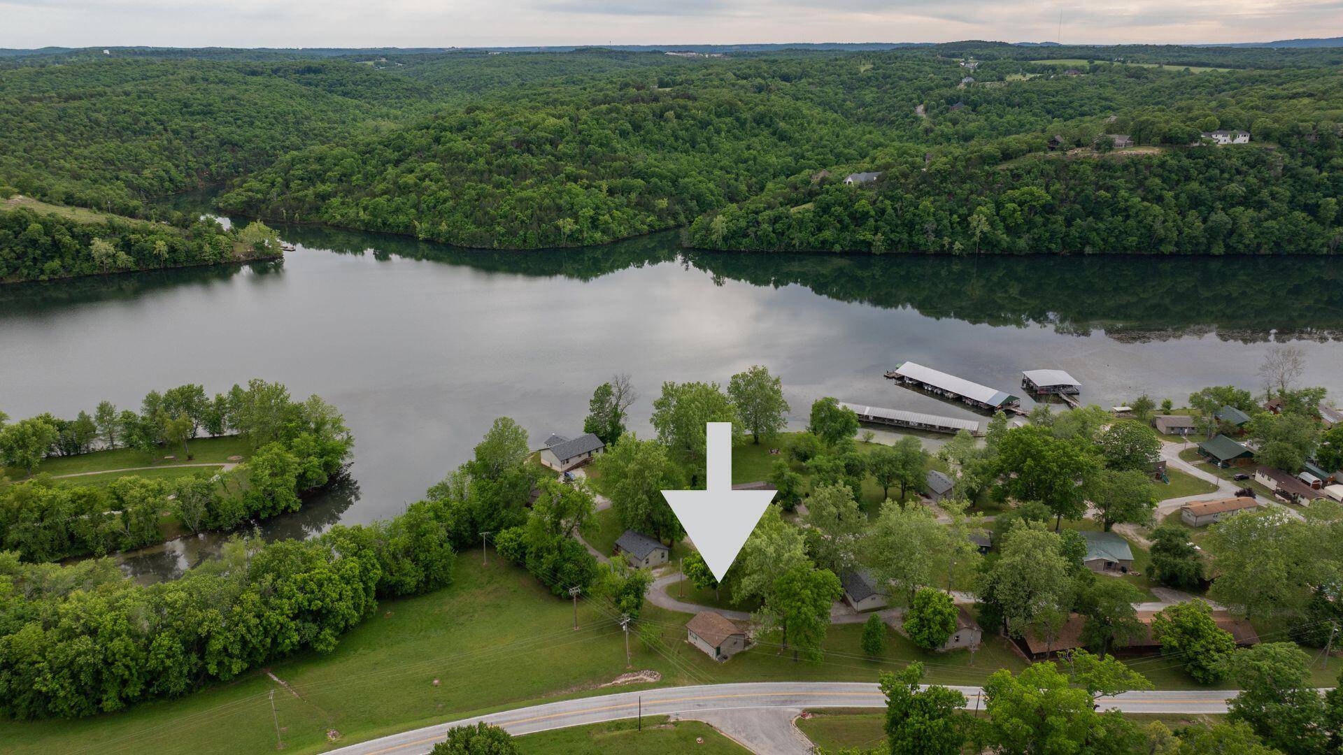 195 Edgewater CIR, Forsyth, MO 65653