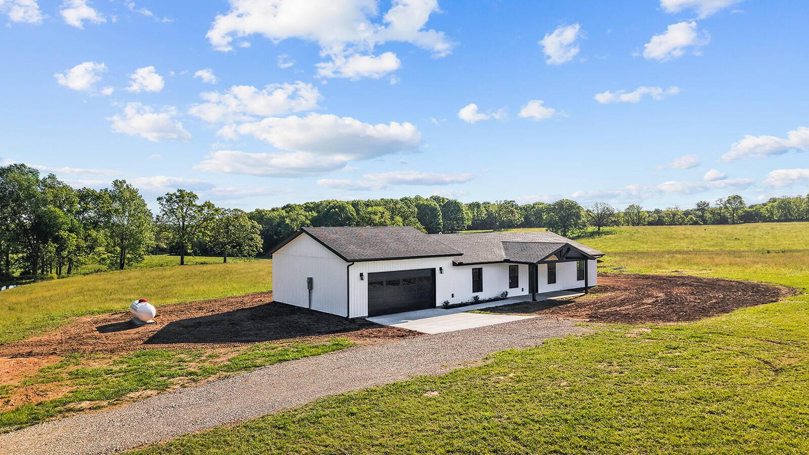 24672 Farm Road 2012, Crane, MO 65633