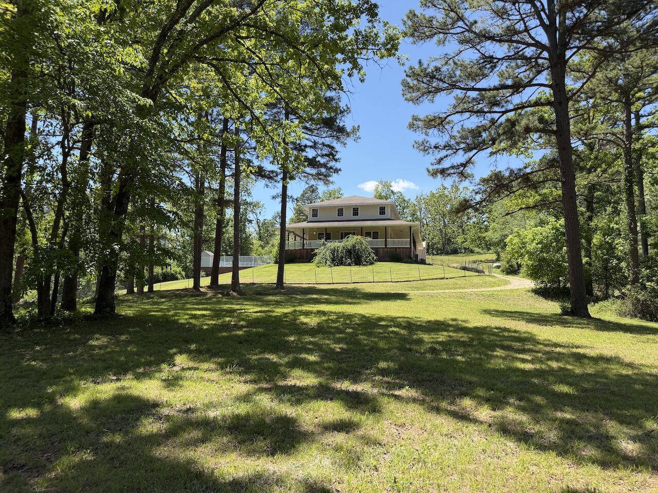 475 Whippet DR, Ellington, MO 63638