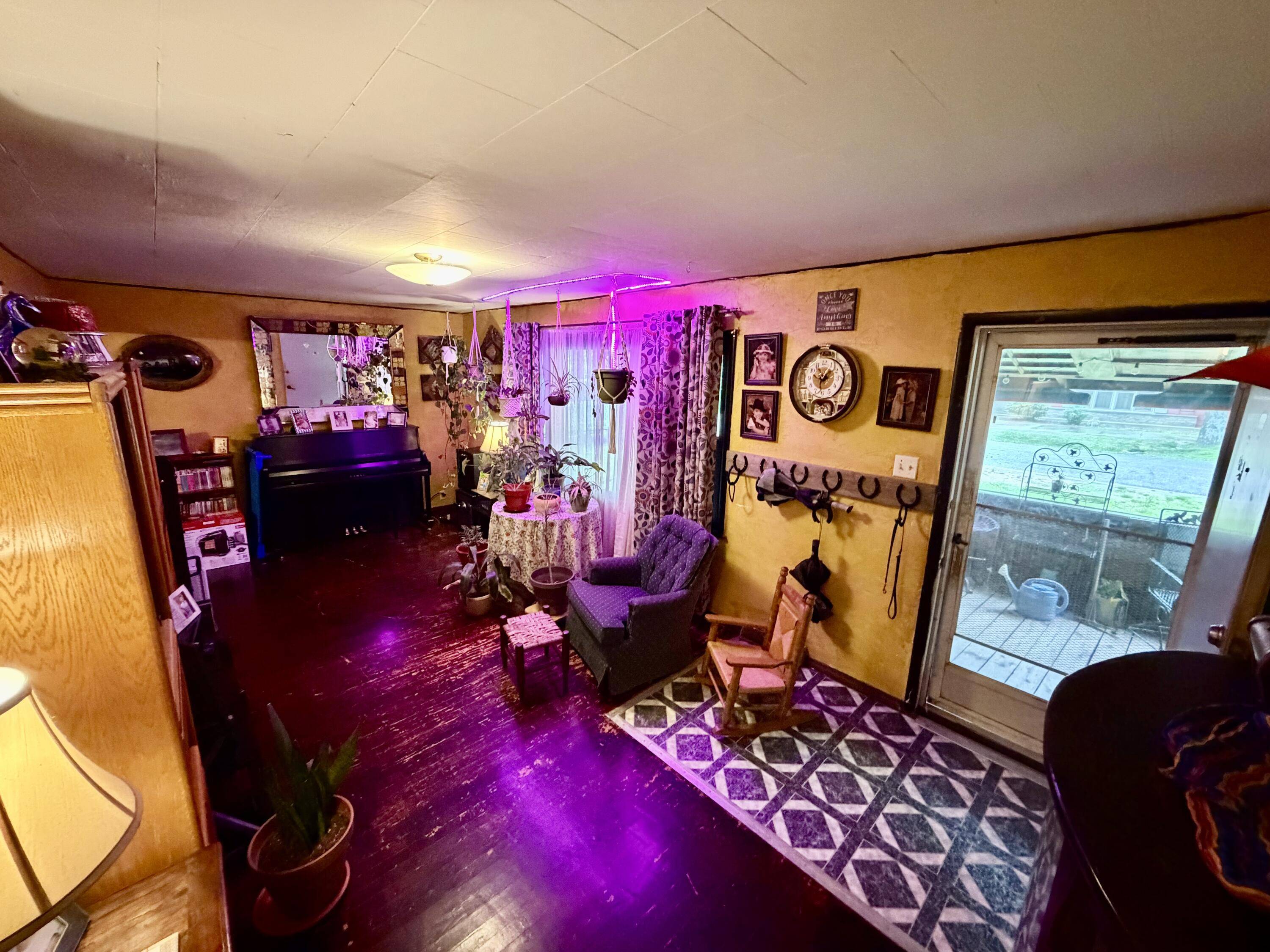 8286 Lockman ST, Winona, MO 65588