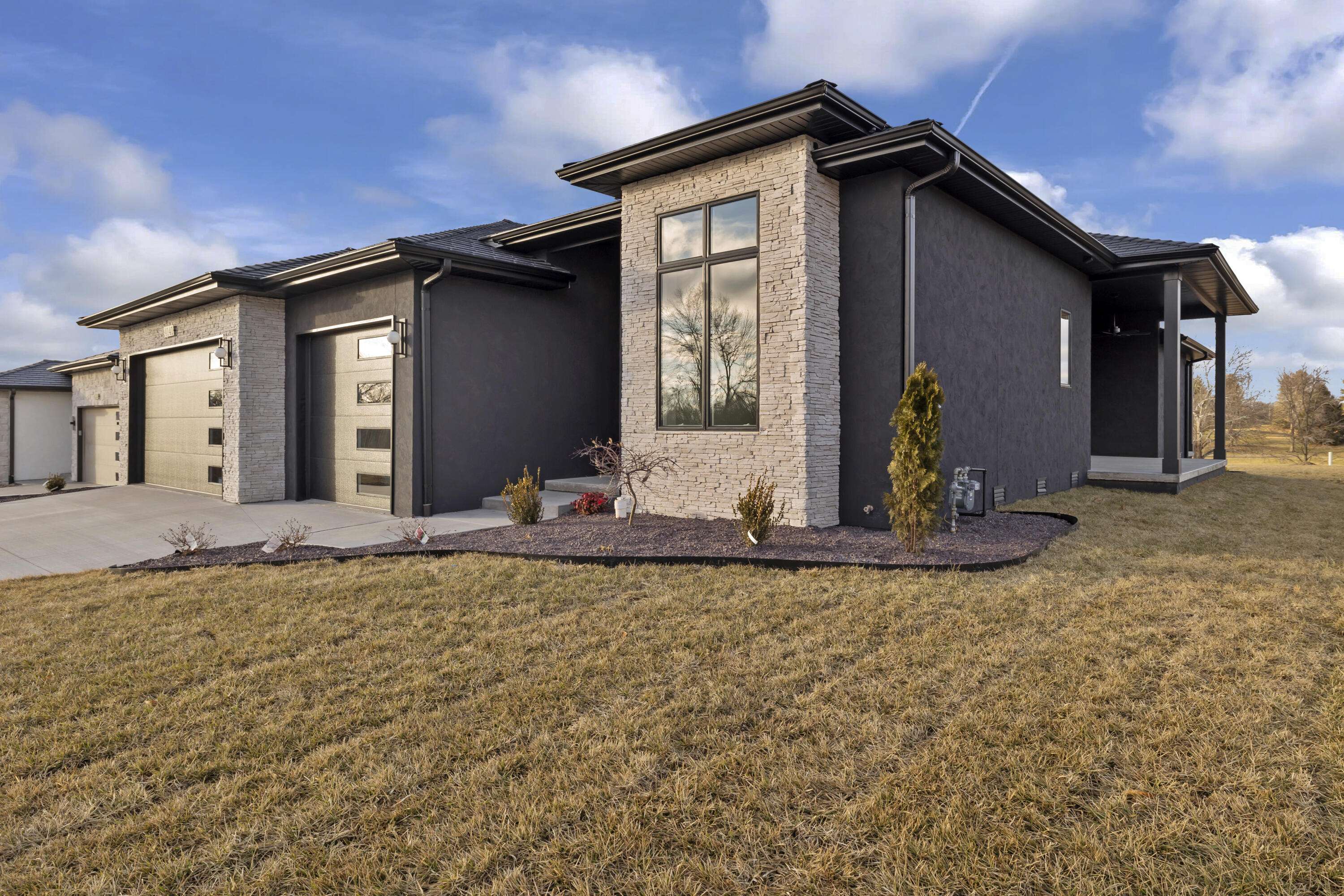 4141 E Vintage Point DR, Rogersville, MO 65742