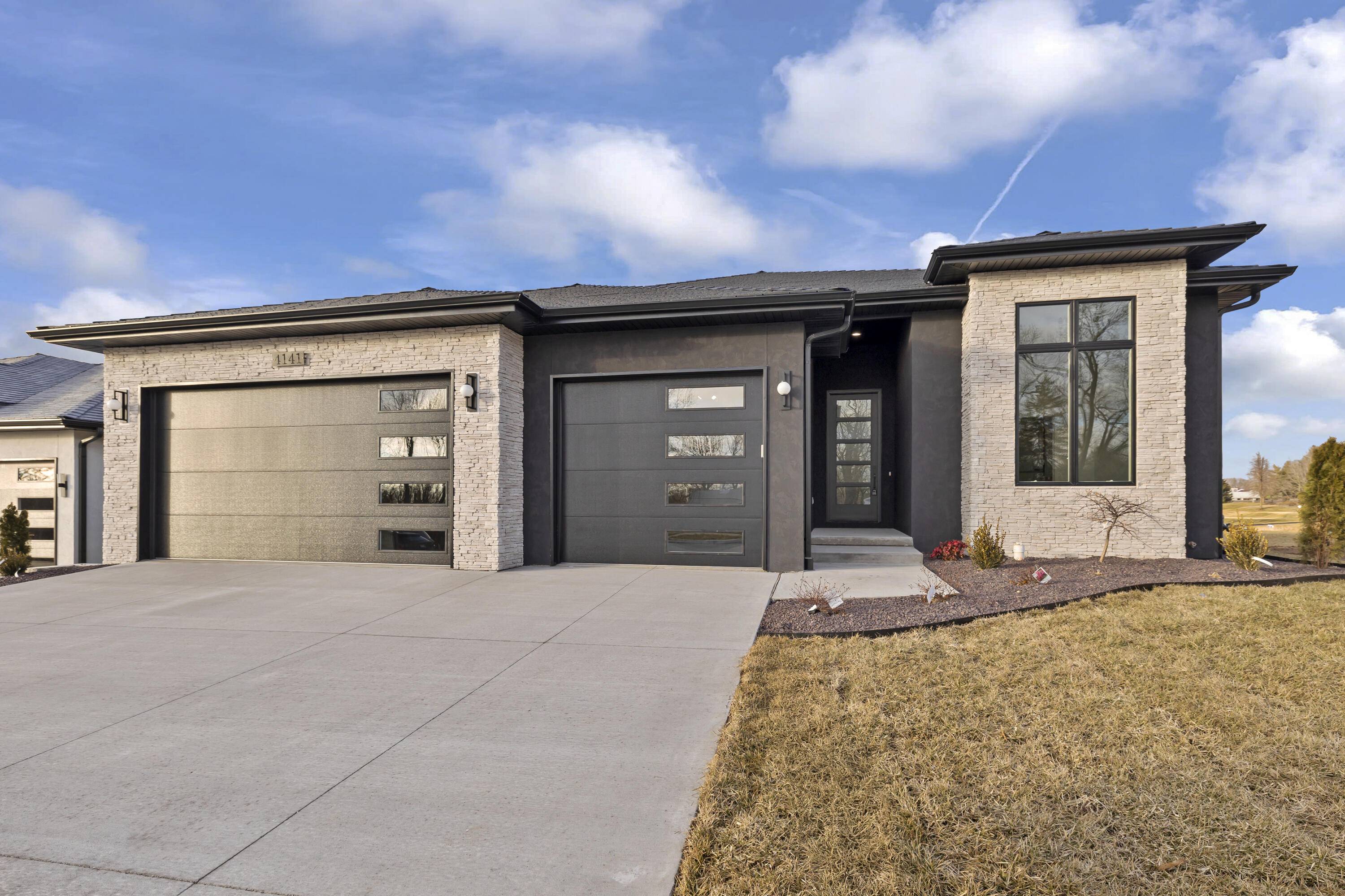 4141 E Vintage Point DR, Rogersville, MO 65742