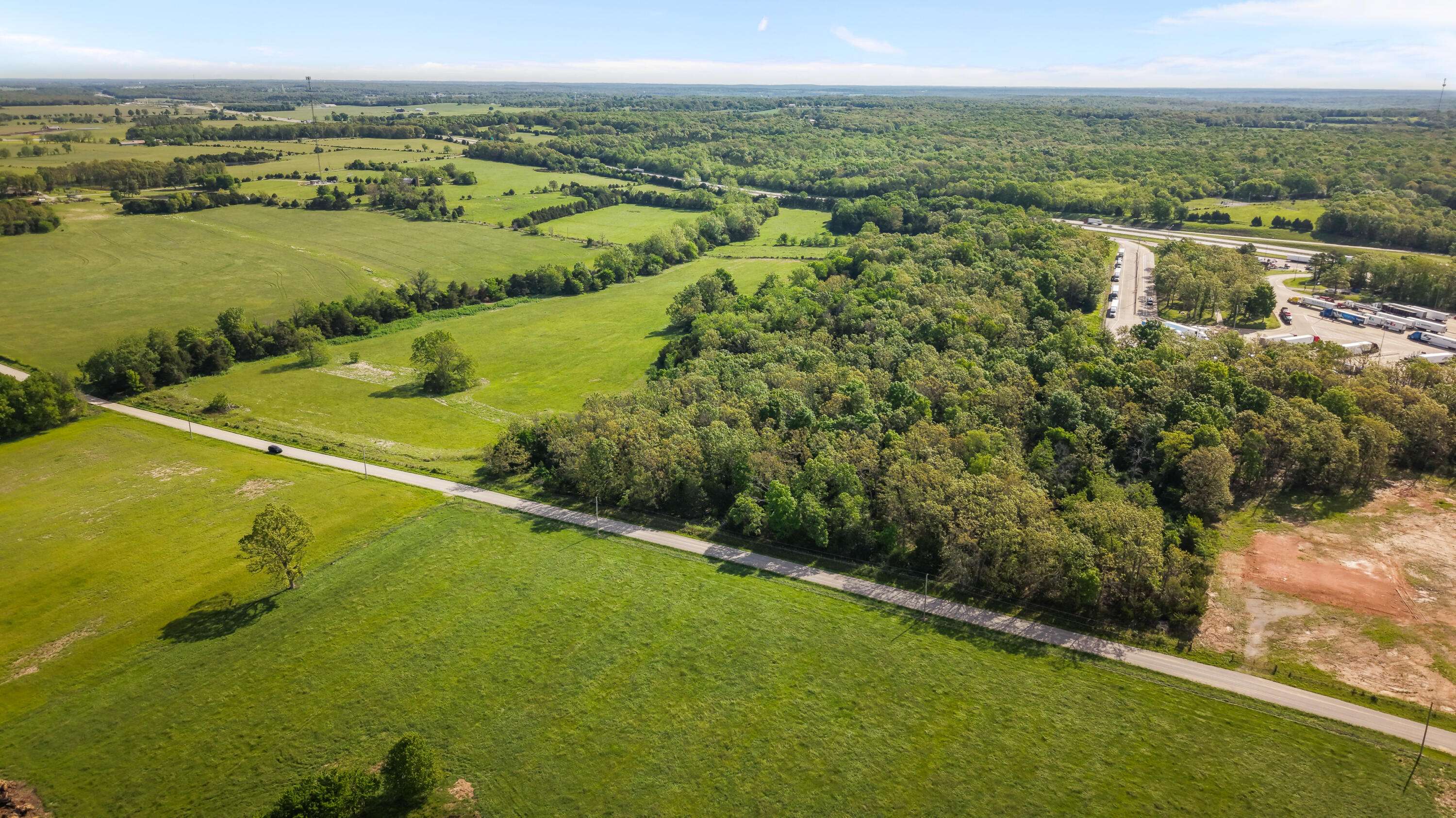 000 Country Trails RD, Conway, MO 65632