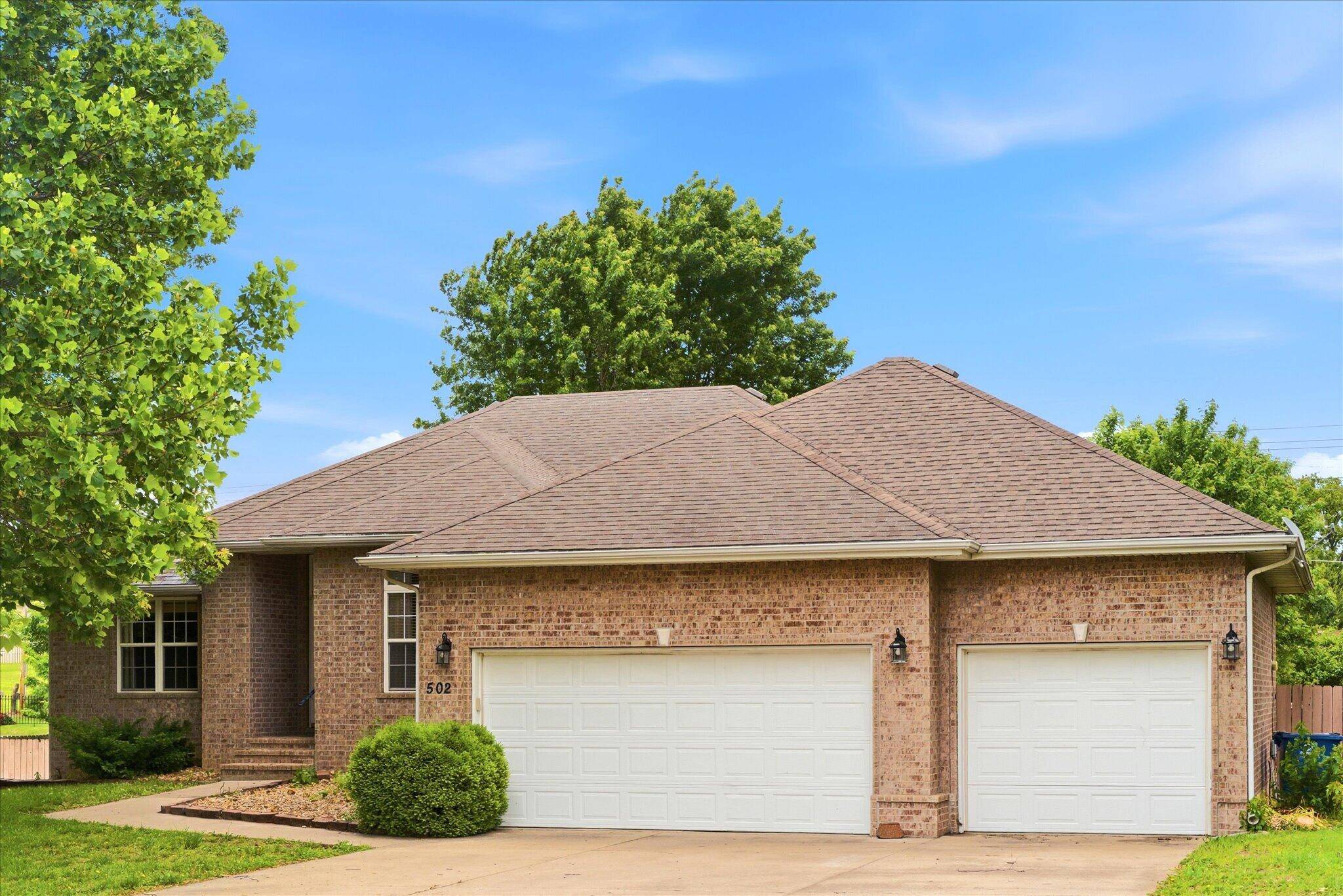 502 S Pepperhill DR, Nixa, MO 65714