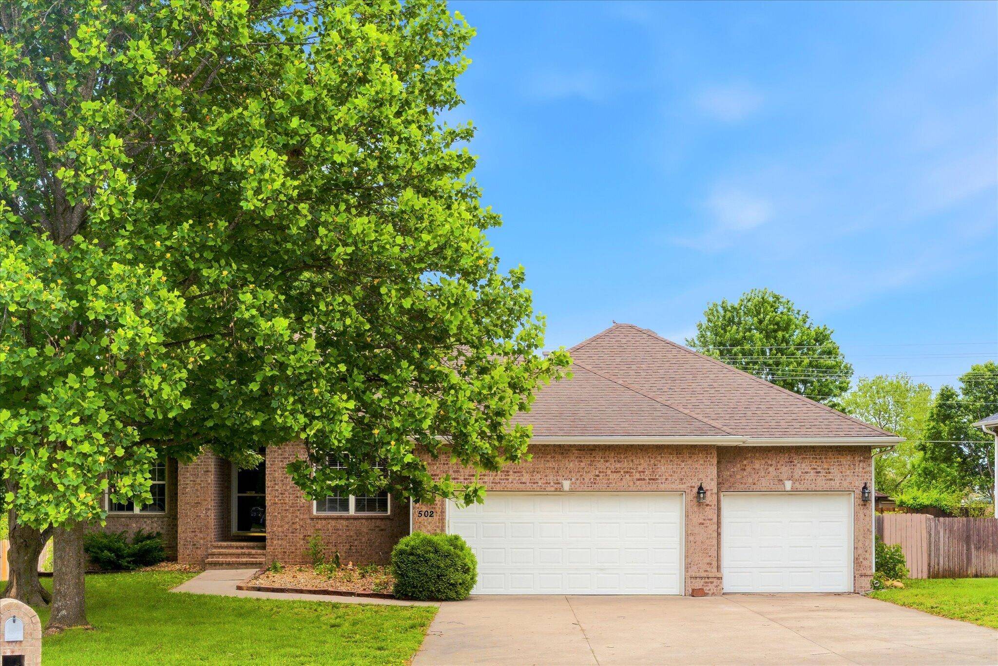 502 S Pepperhill DR, Nixa, MO 65714