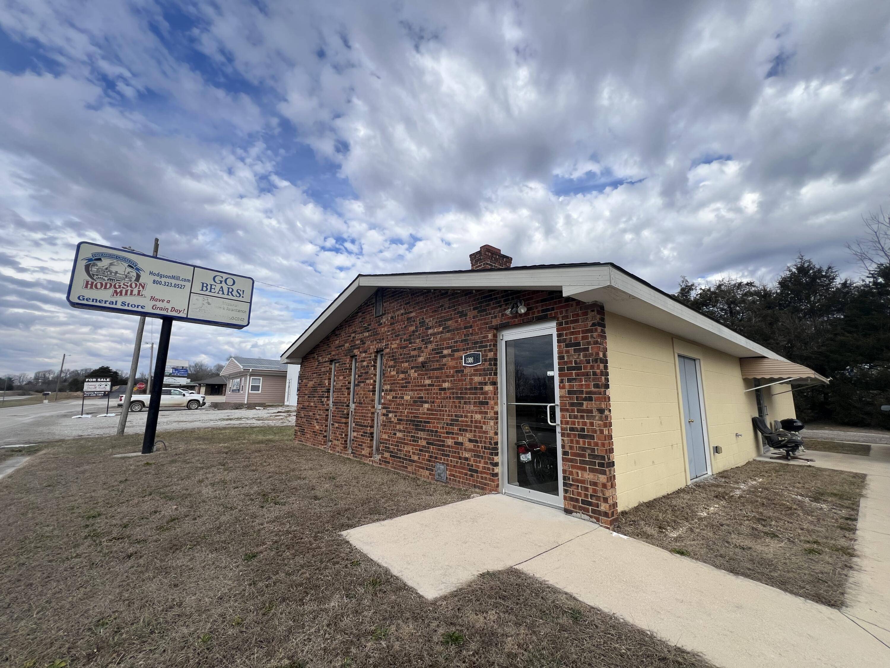 1306 Shull ST, Ava, MO 65608
