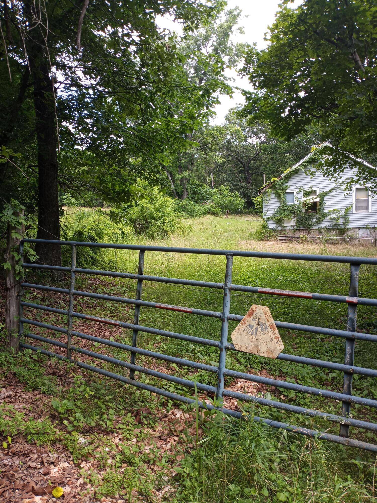 15734 Farm Road 2140, Cassville, MO 65625