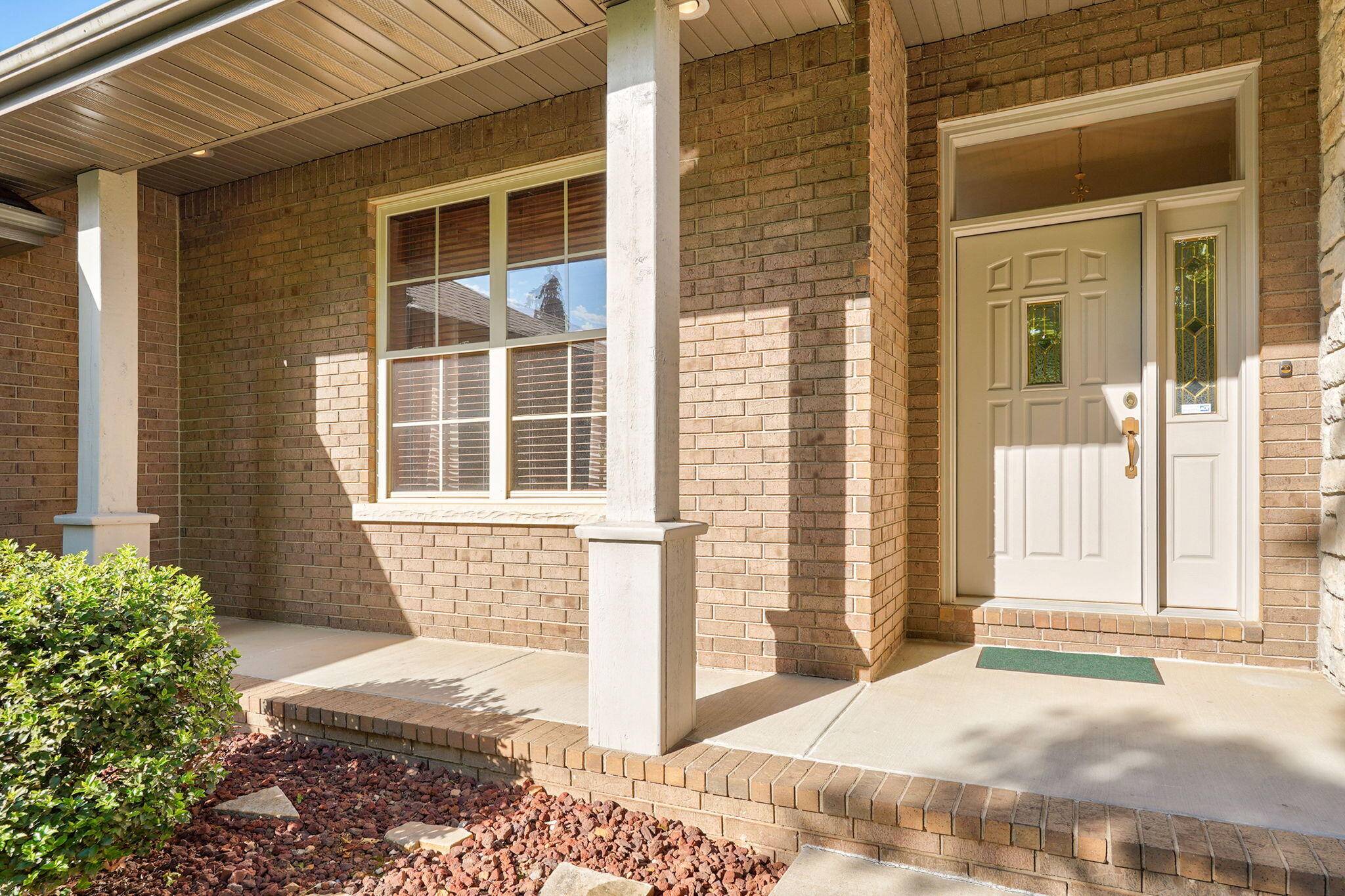 6162 S Hunters Trail, Springfield, MO 65810