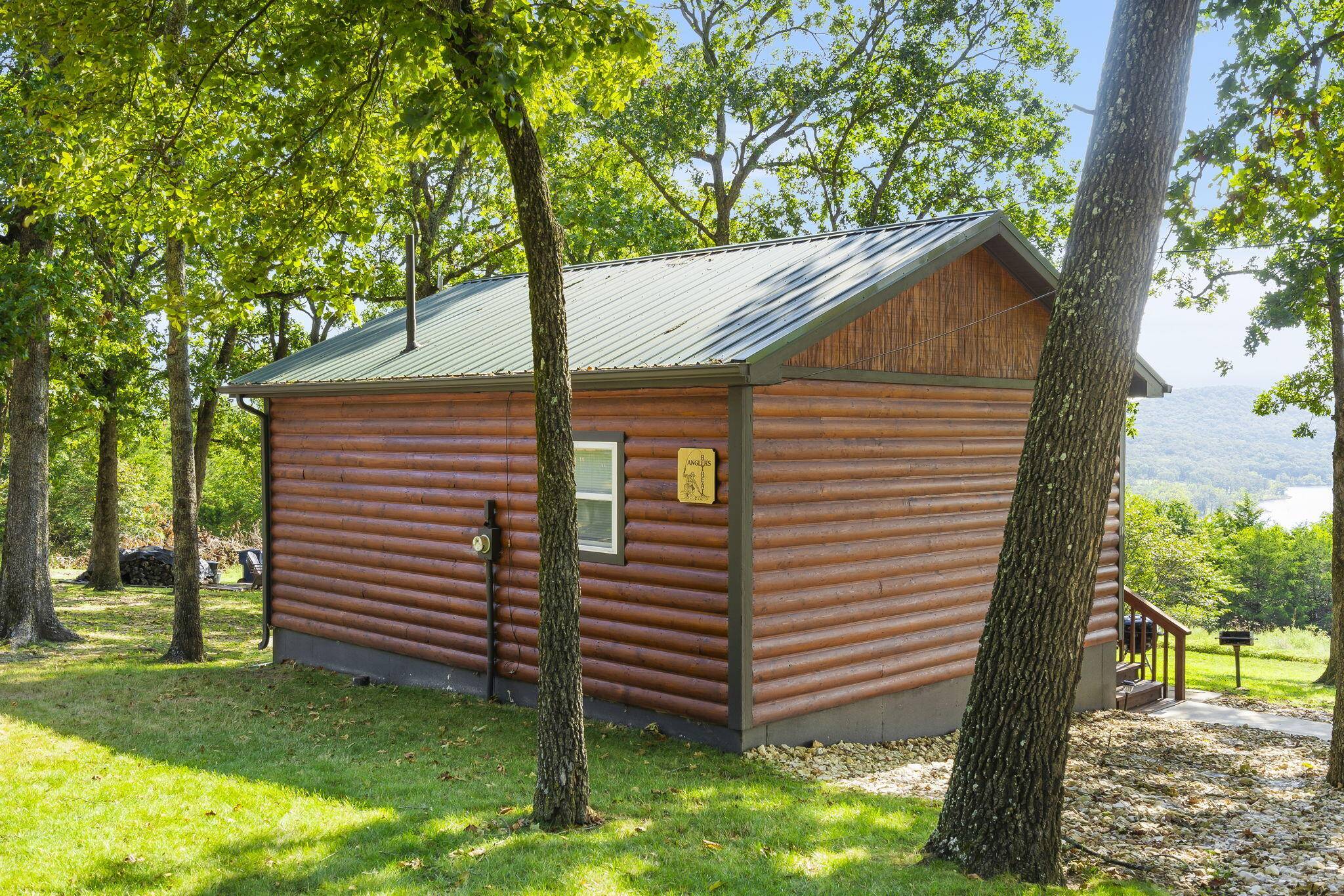 31 Woodcliff RD #1, Shell Knob, MO 65747