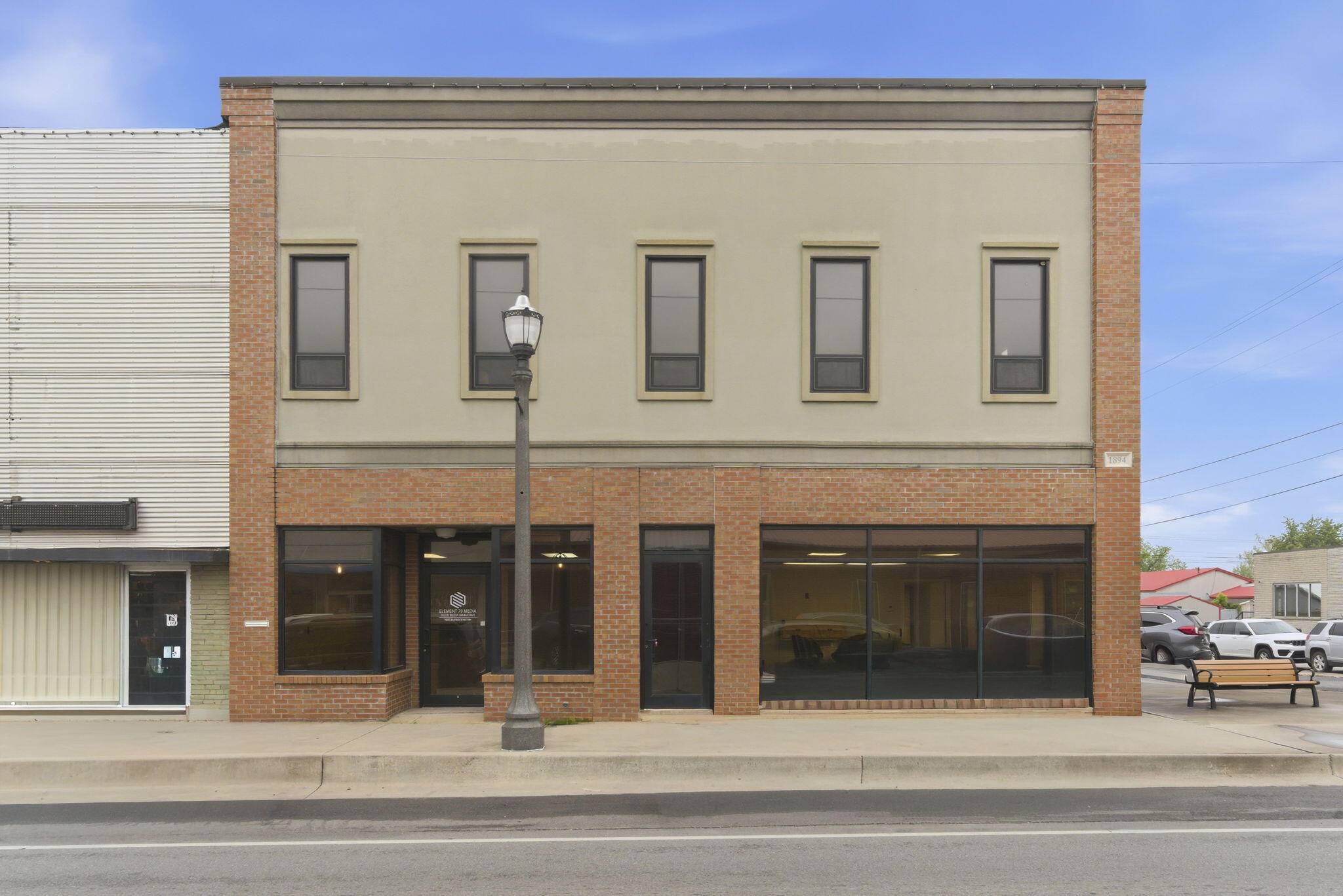 805 Main ST, Cassville, MO 65625