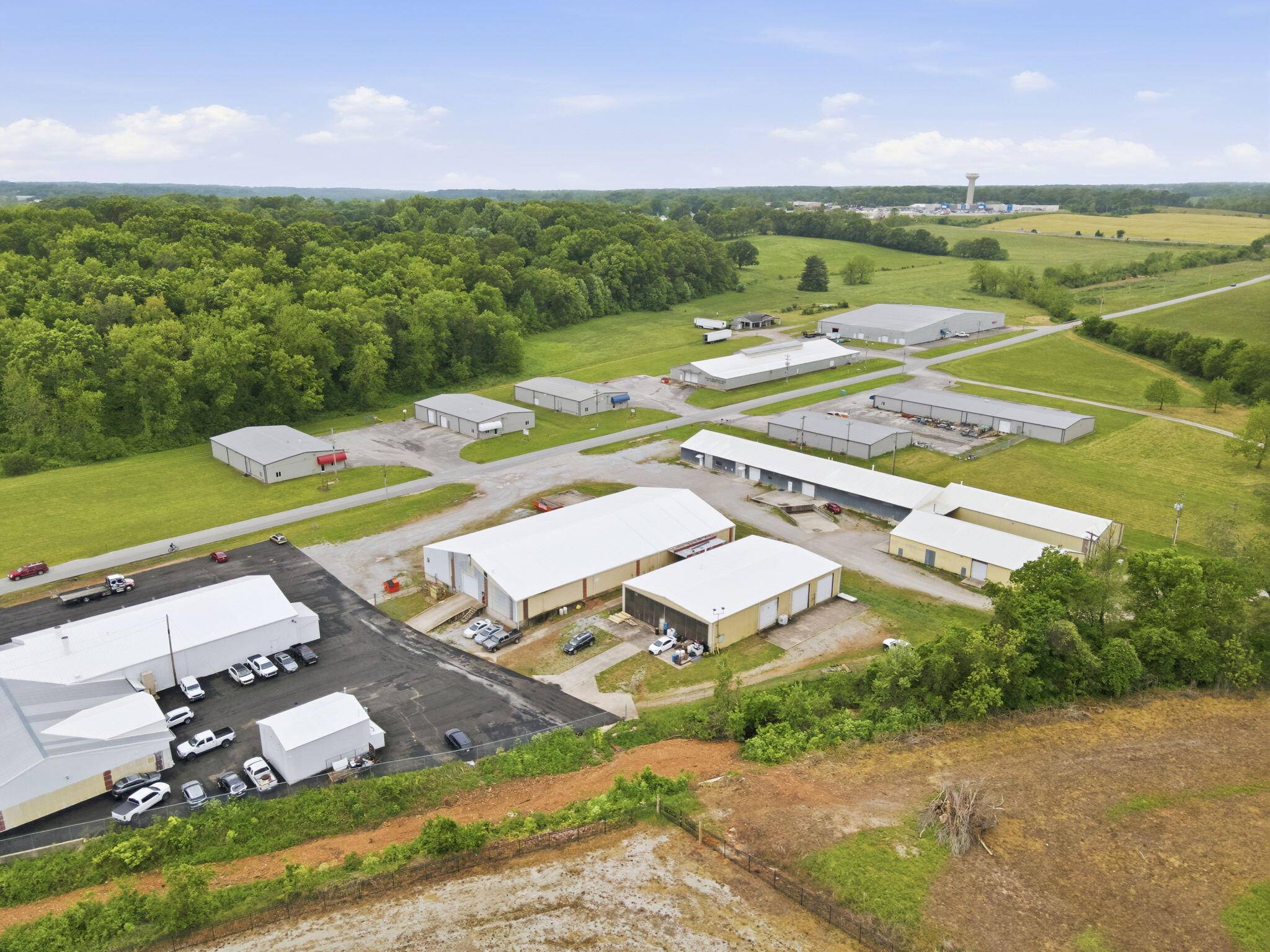 790 W 10th ST, Cassville, MO 65625