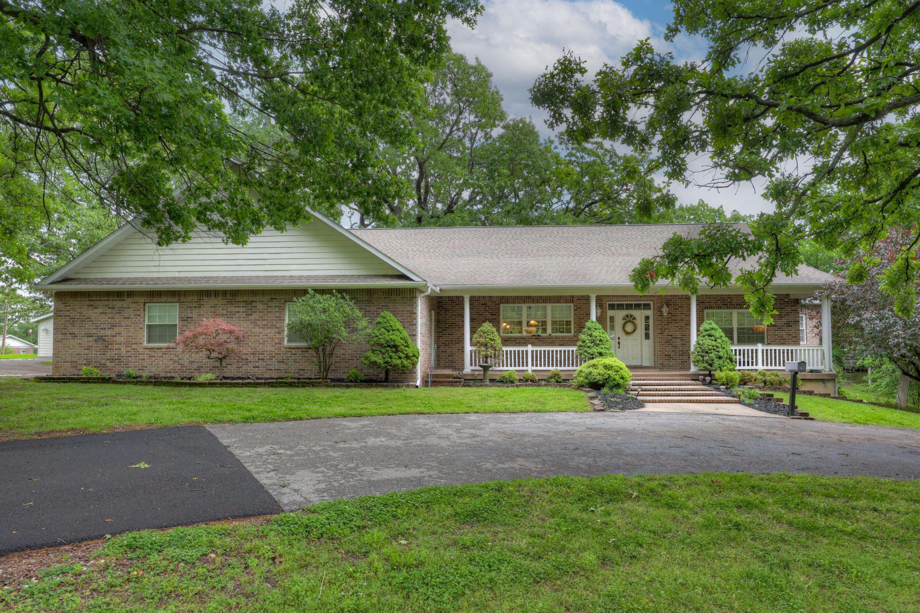 1111 Peterson Road, Neosho, MO 64850