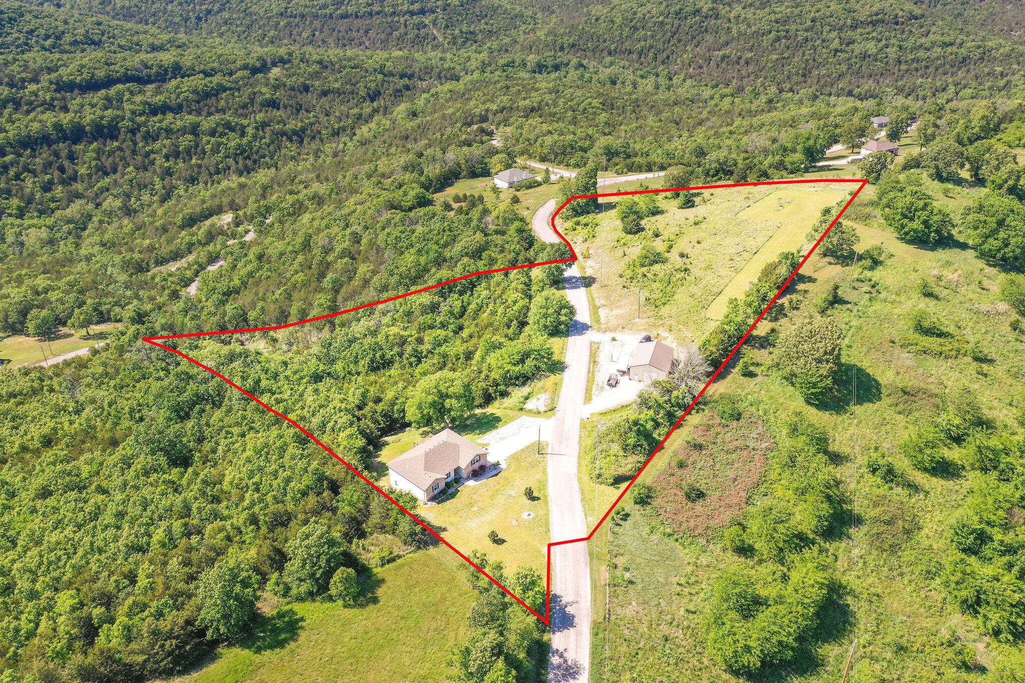 139 Wolf TRL, Hollister, MO 65672