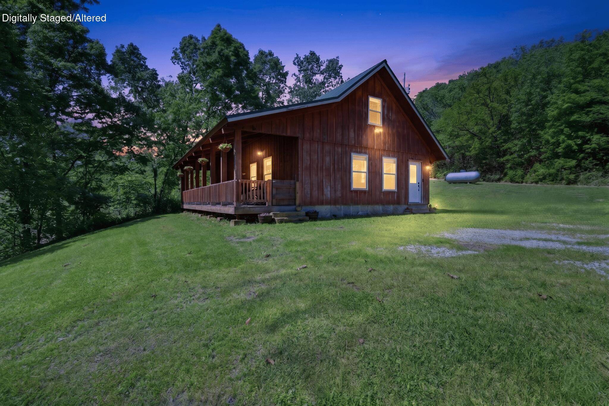 9004 Timber DR, Mountain Grove, MO 65711