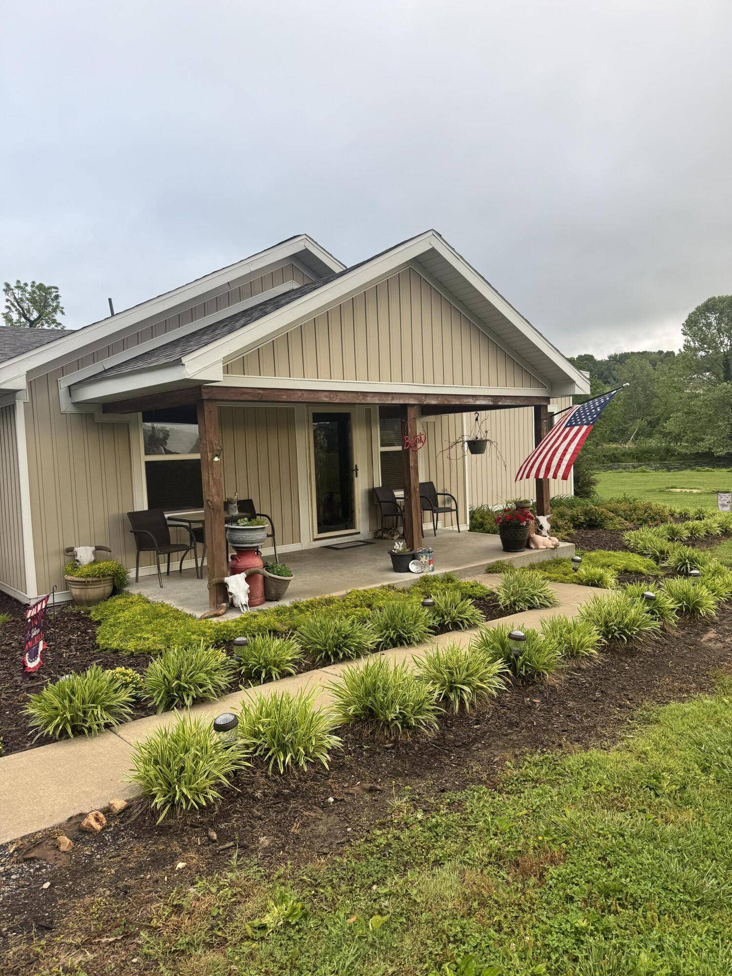 9137 Farm Road 1120, Purdy, MO 65734