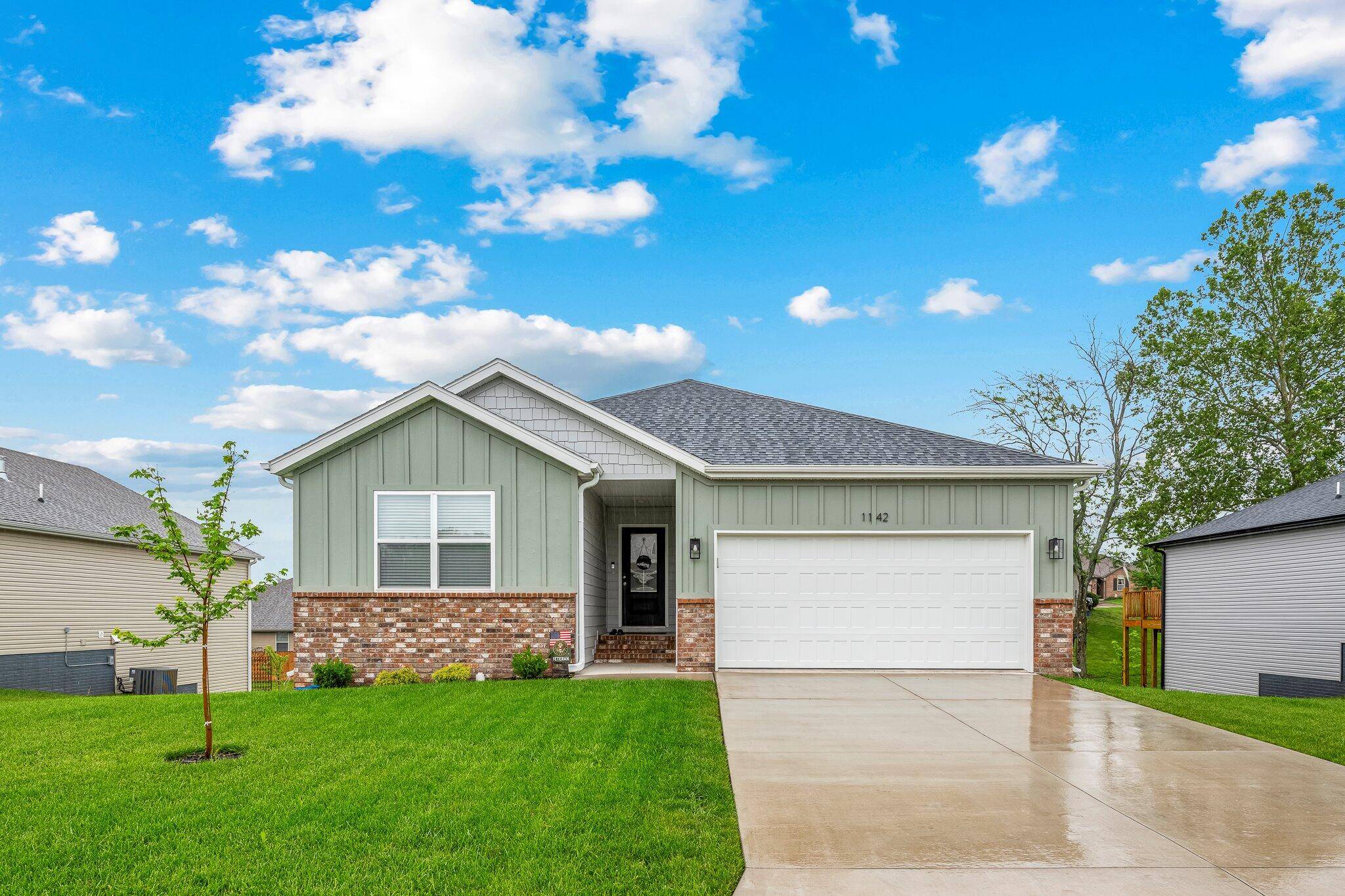 1142 S Broadview AVE, Springfield, MO 65802
