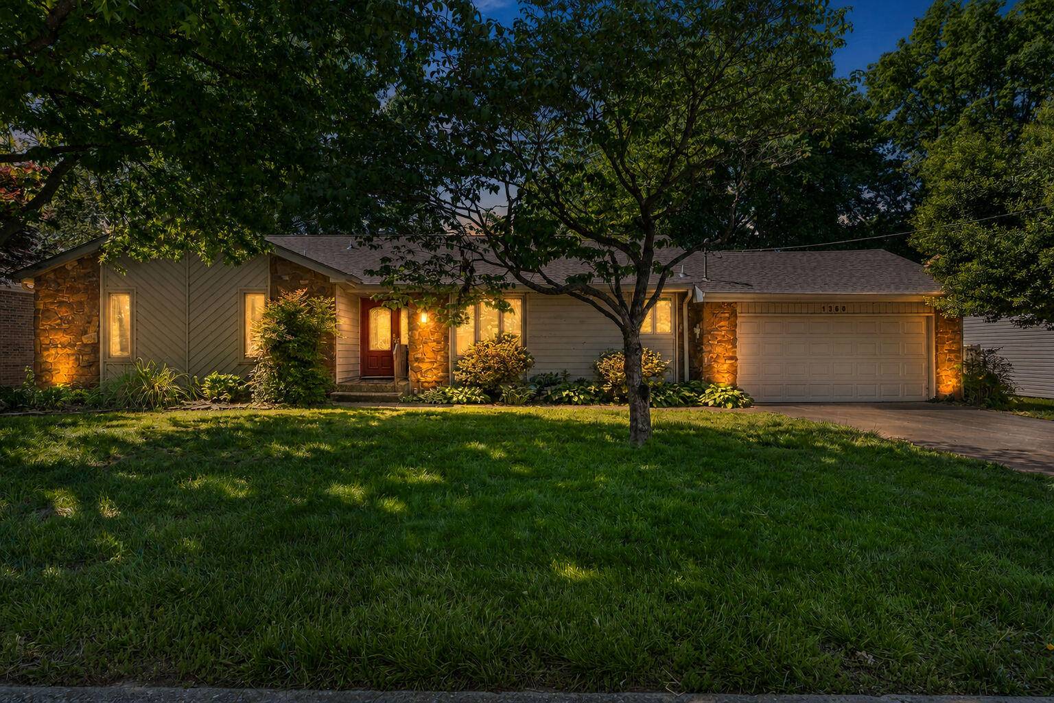 1360 E Lafayette ST, Springfield, MO 65804