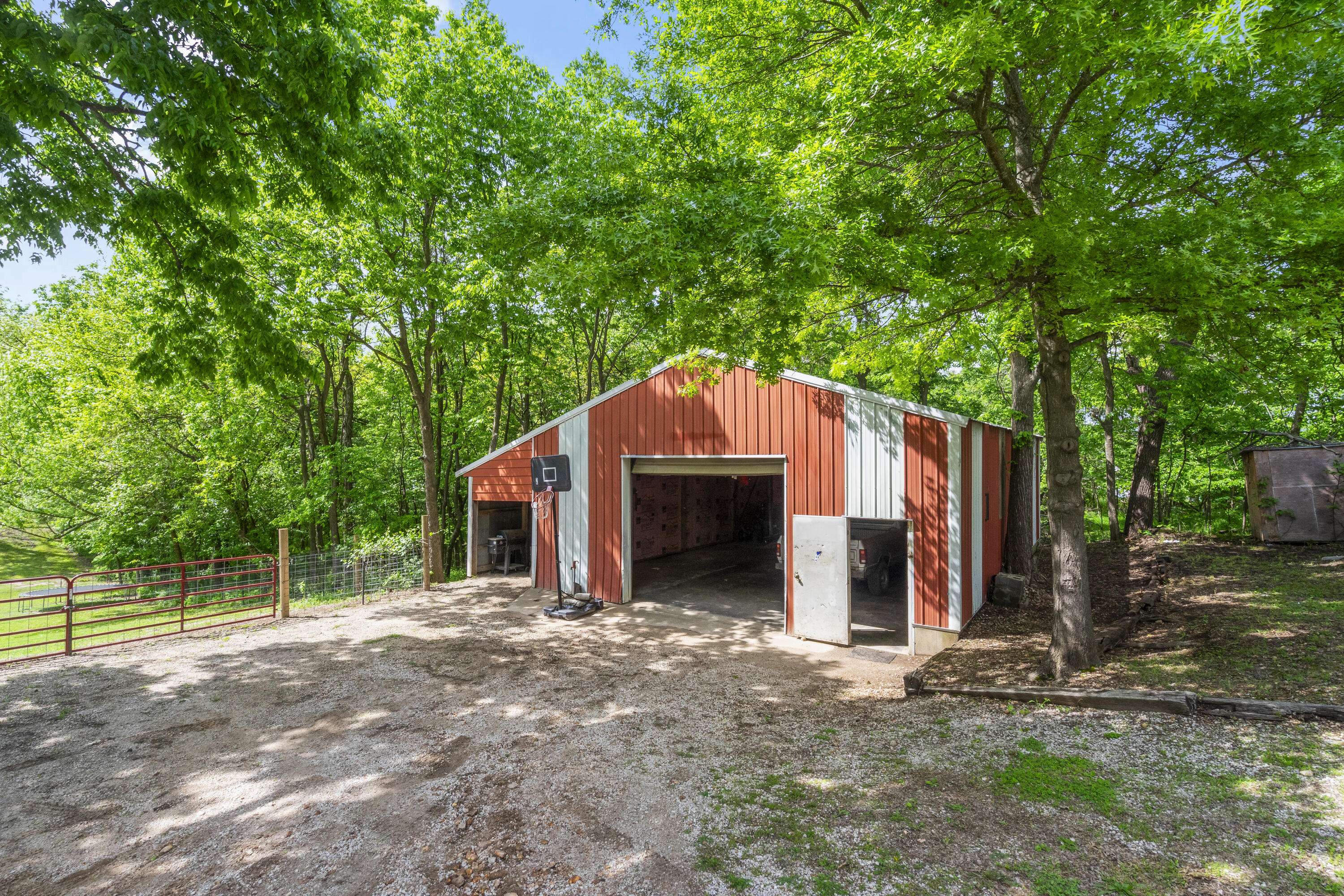 300 W Jackson ST, Stockton, MO 65785