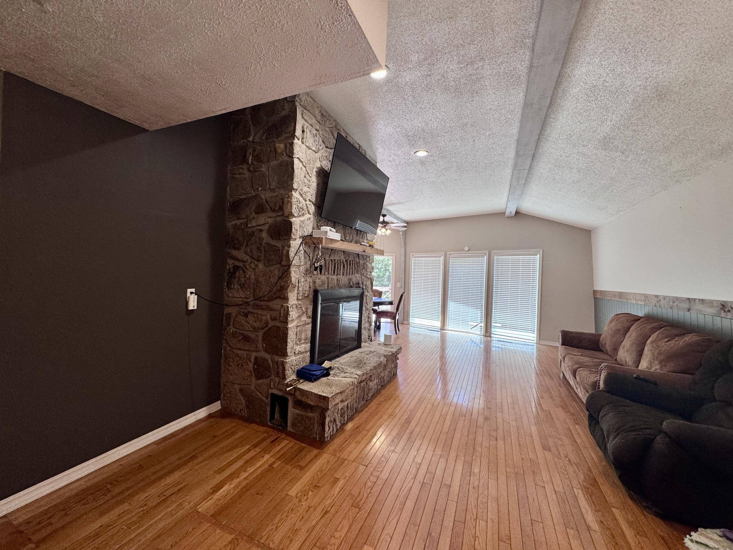 429 Pine Cone LN, Mammoth Spring, AR 72554