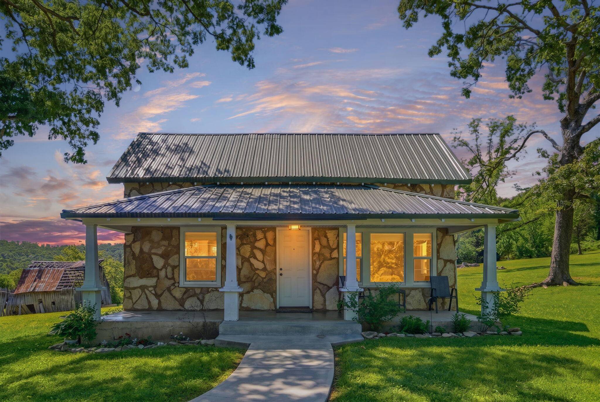 4706 Flat Creek RD, Cape Fair, MO 65624