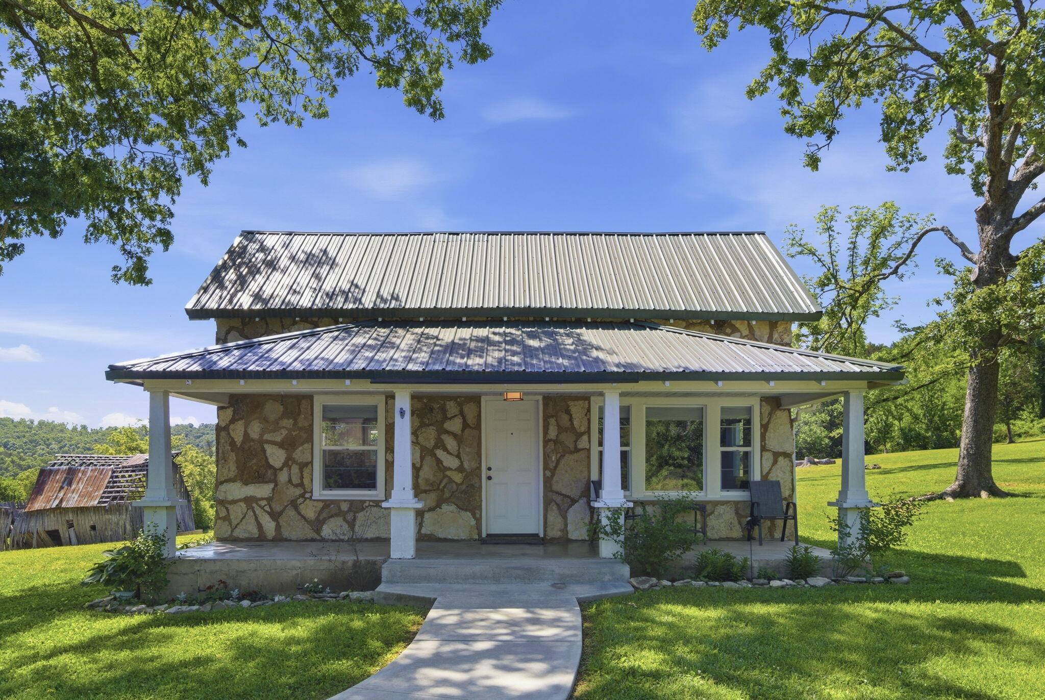 4706 Flat Creek RD, Cape Fair, MO 65624