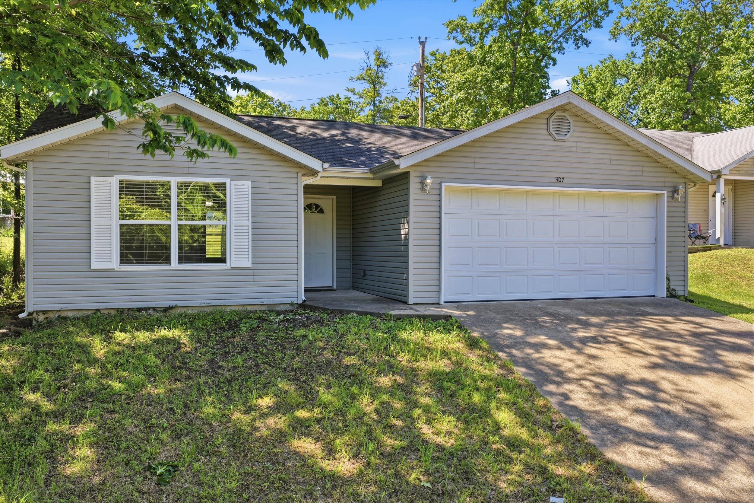 307 Hickory ST, Rockaway Beach, MO 65740