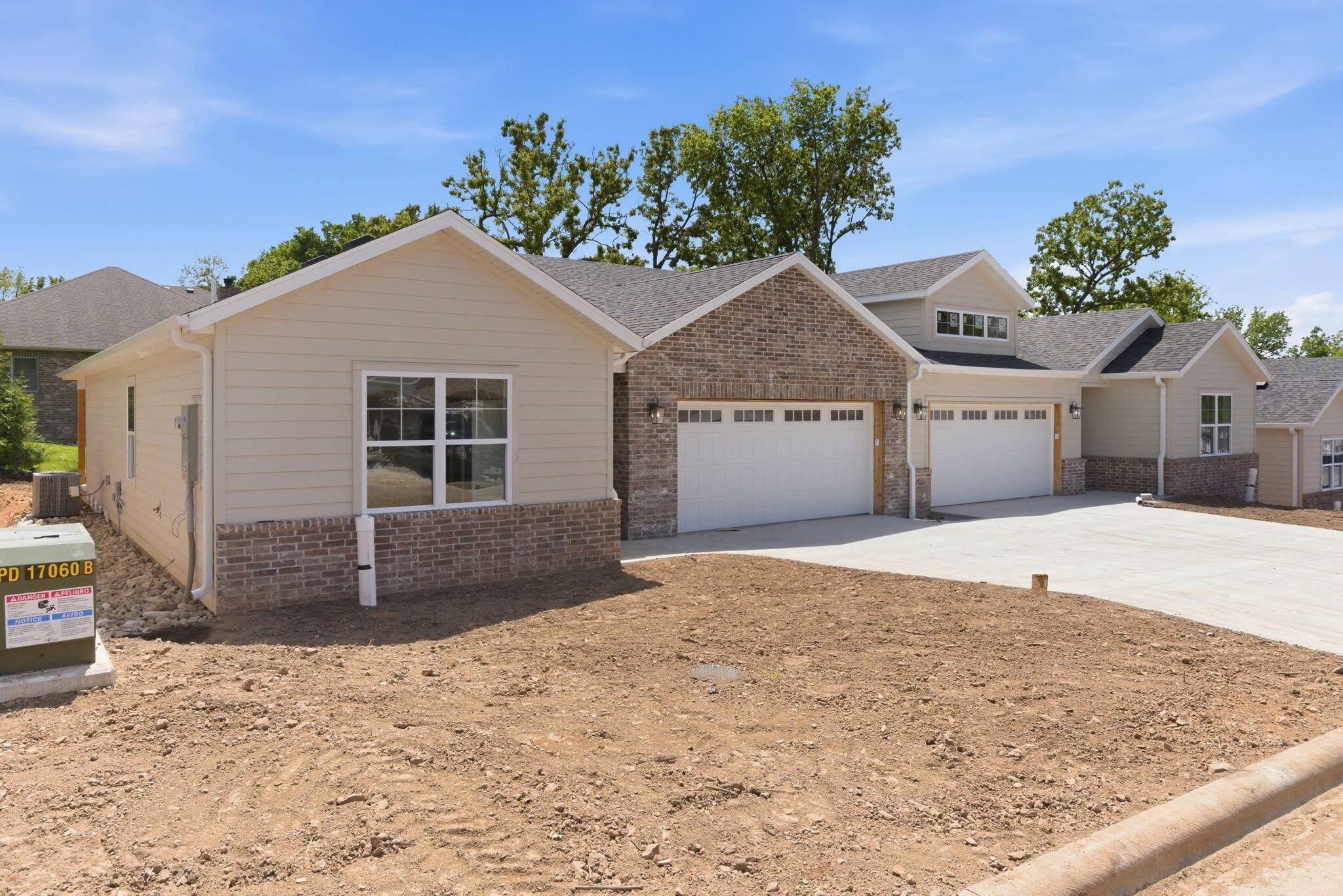 2331 E Olde Ivy ST, Springfield, MO 65804