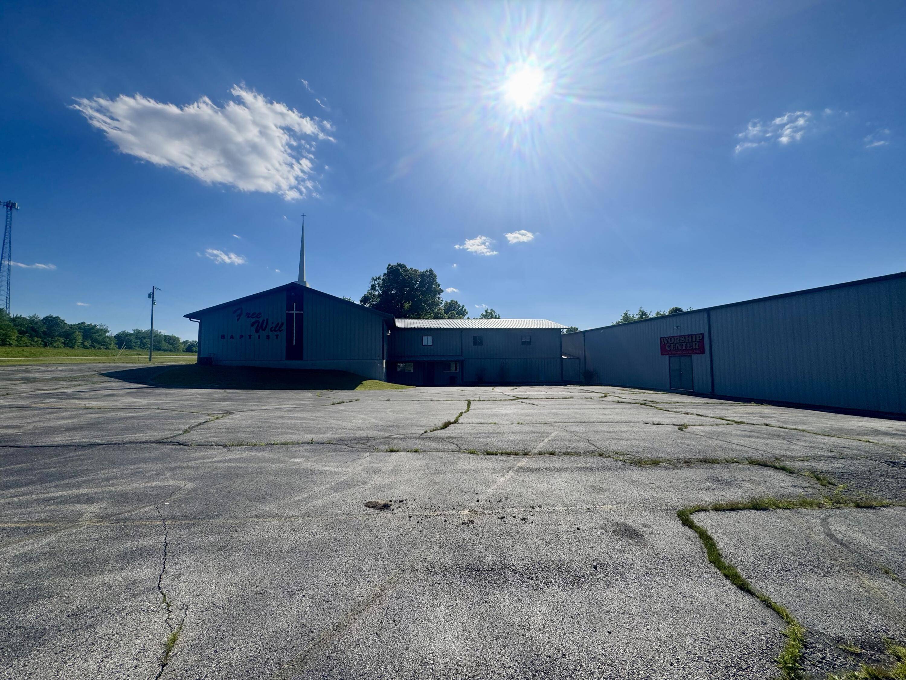 18715 Hyacinth RD, Carthage, MO 64836