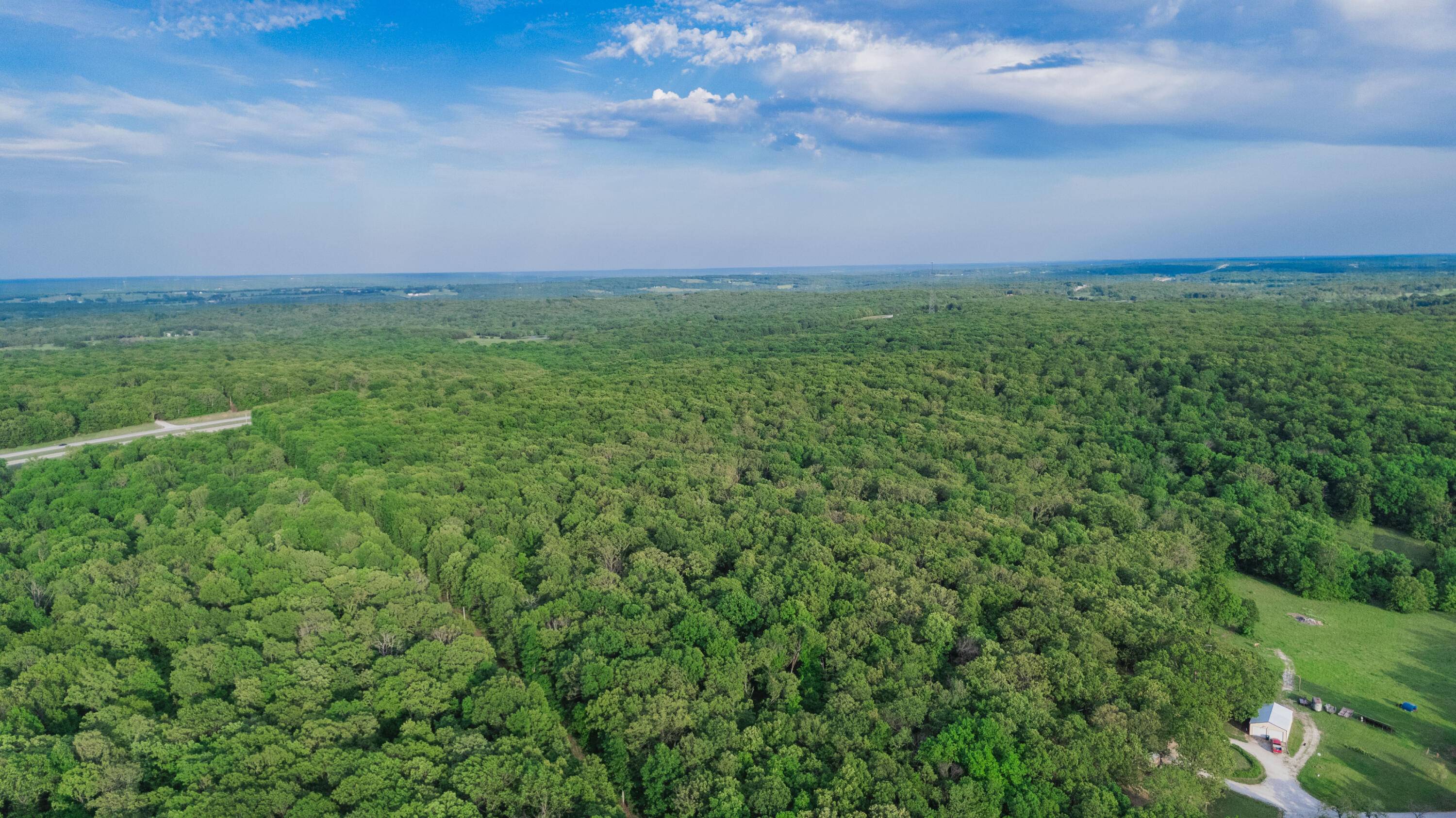 001 S 52nd RD, Dunnegan, MO 65640