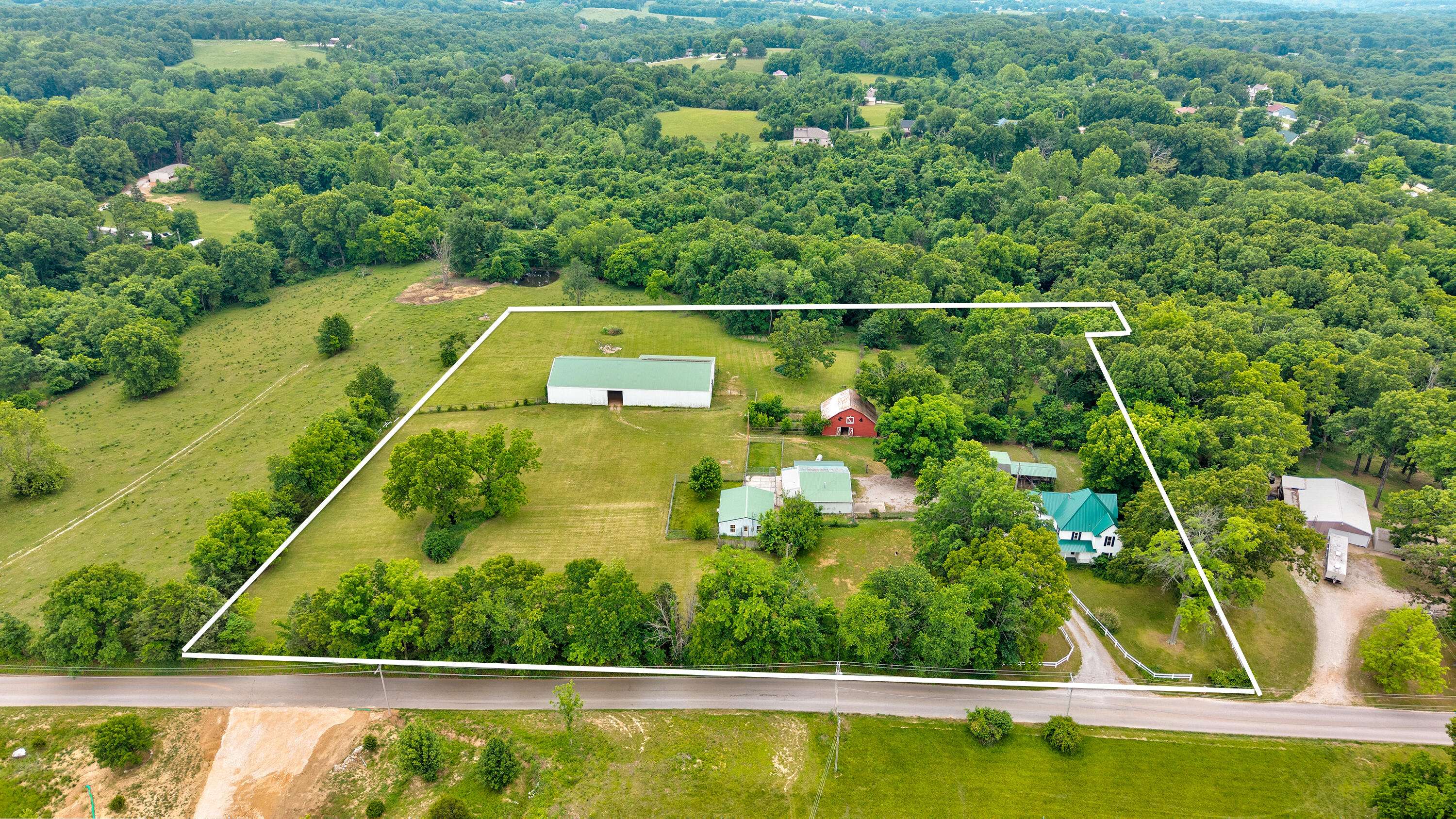 1642 W Inman RD, Nixa, MO 65714