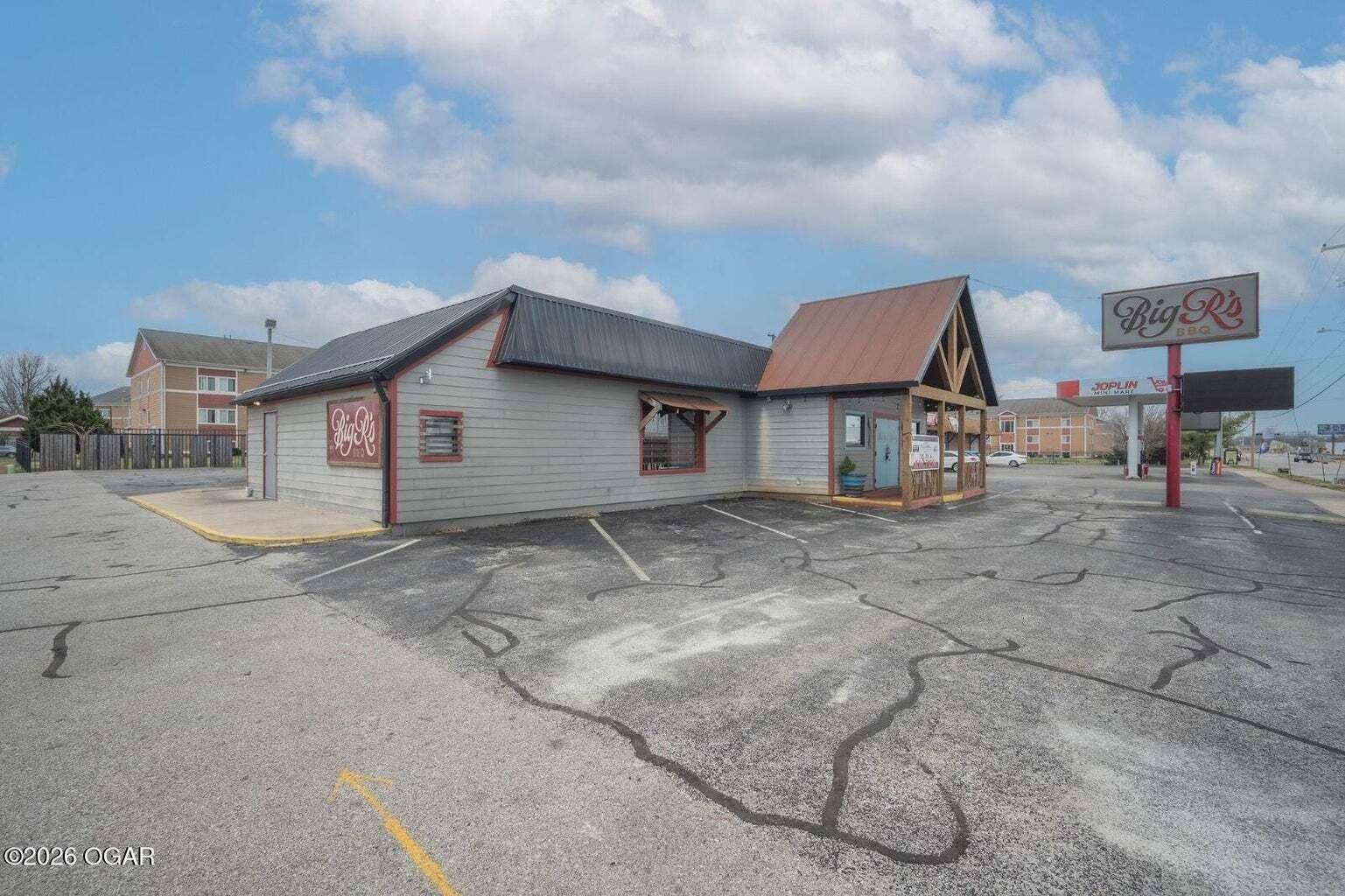 1220 E 15th ST, Joplin, MO 64804