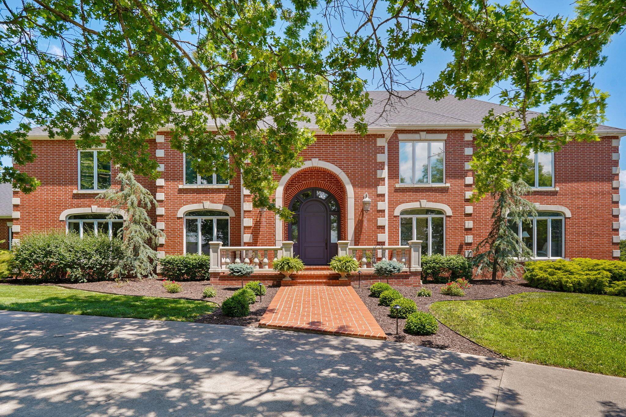 1690 S Royal DR, Springfield, MO 65809