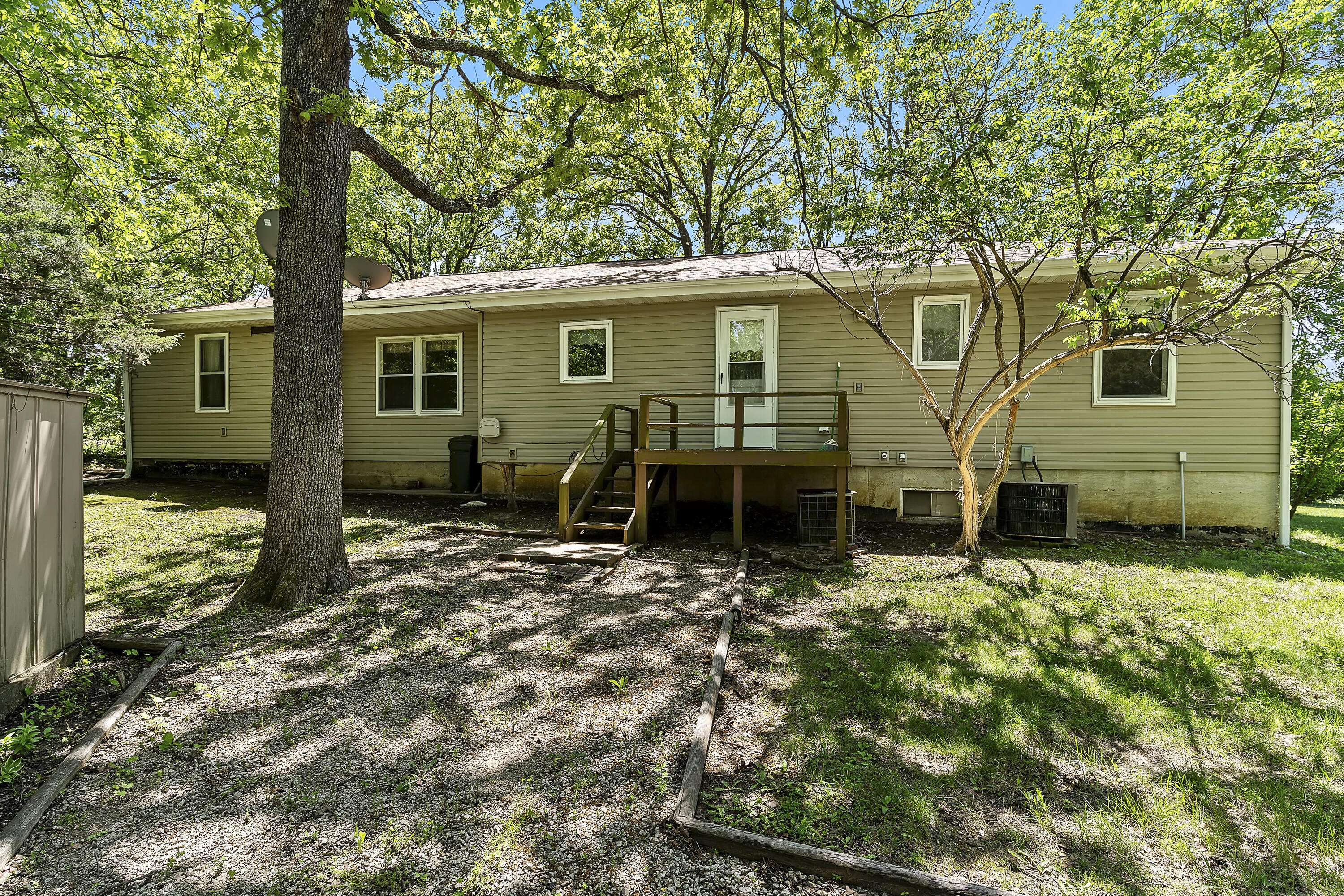 1133 E 318th RD, Flemington, MO 65650