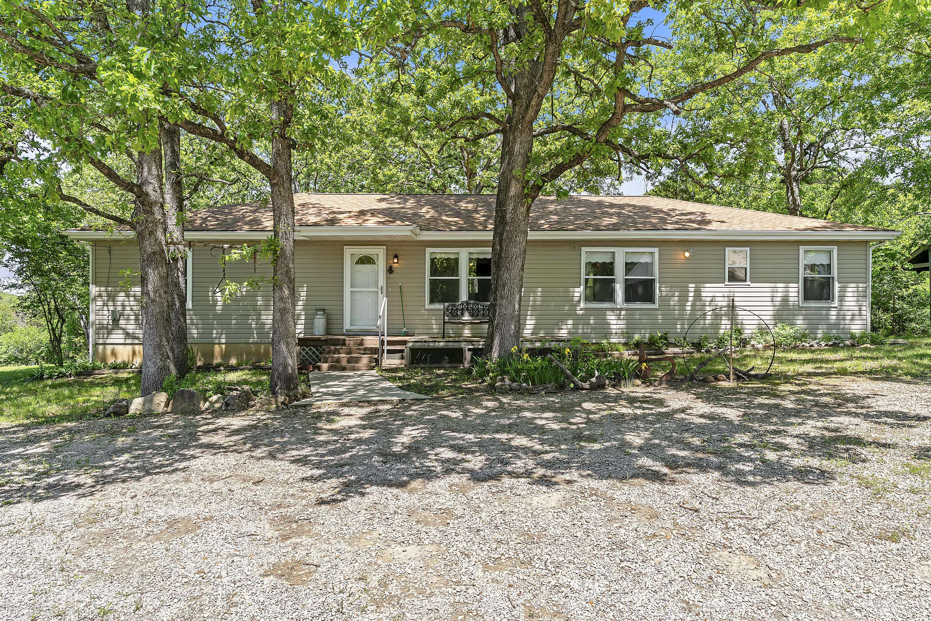 1133 E 318th RD, Flemington, MO 65650