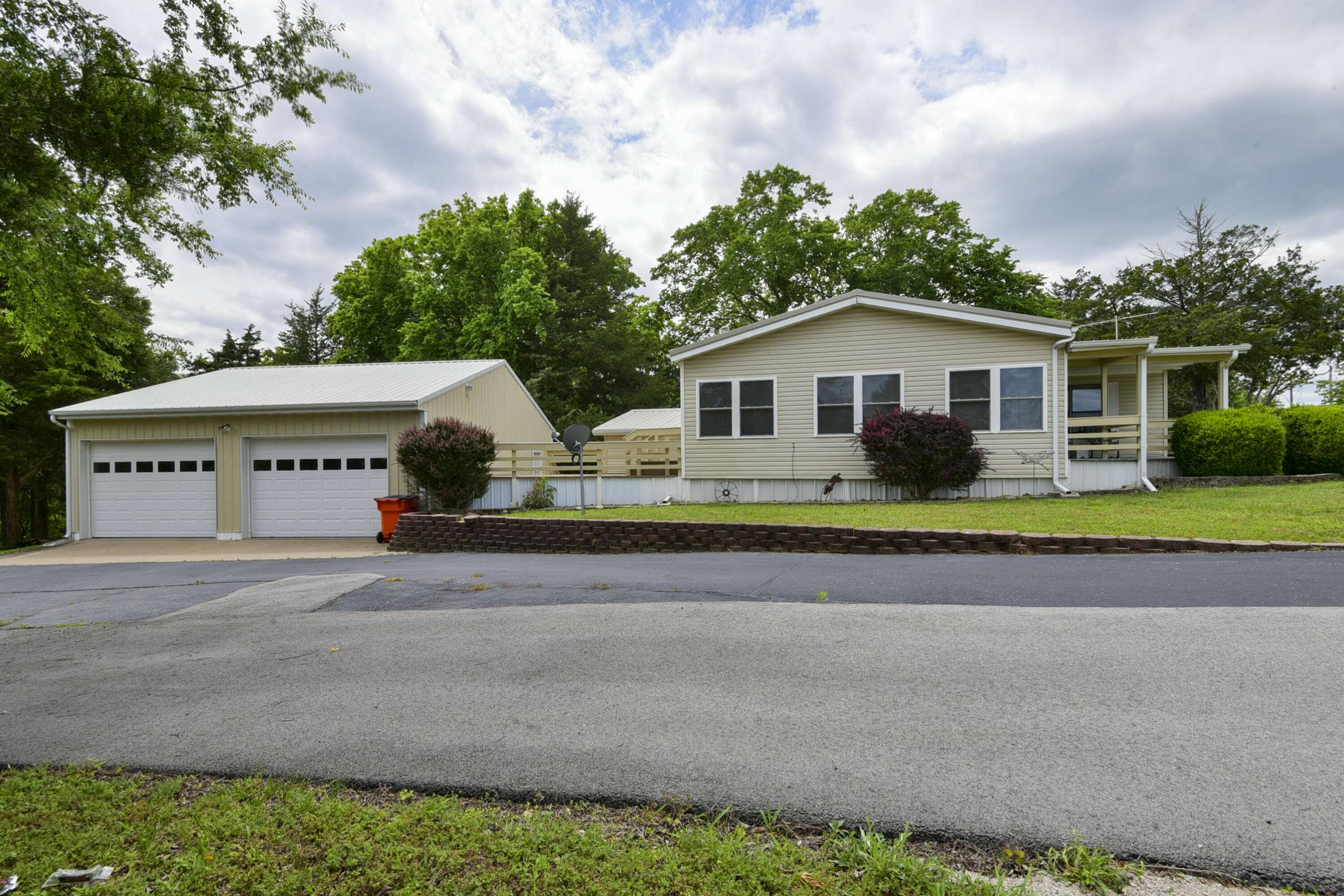 32 Ledgestone RD, Shell Knob, MO 65747