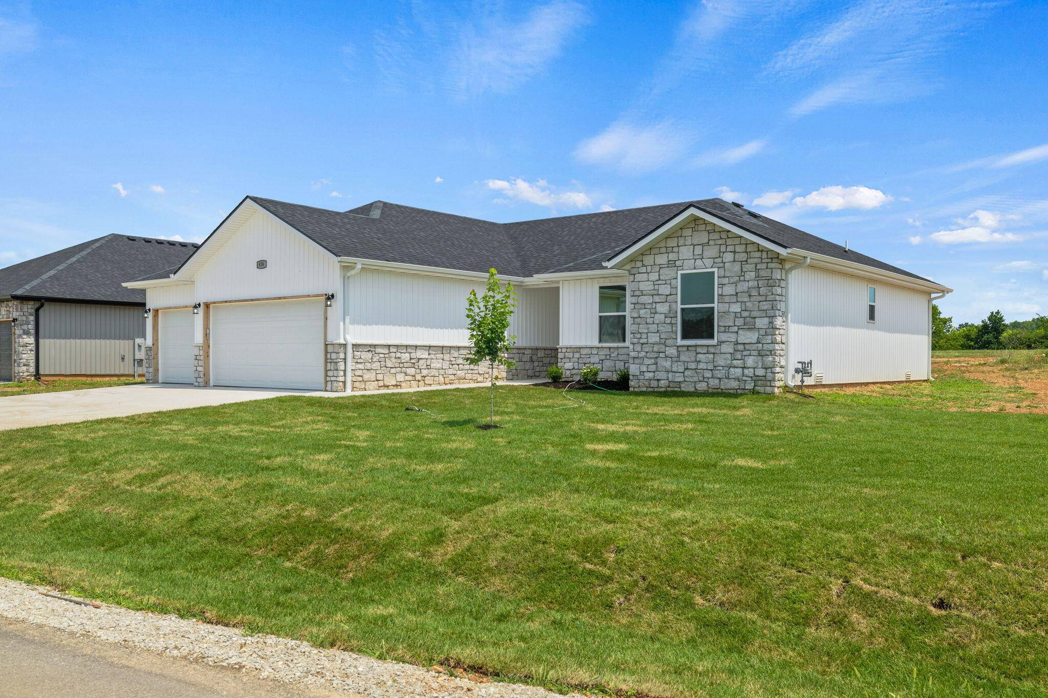 416 Beaver Tail RD, Ash Grove, MO 65604