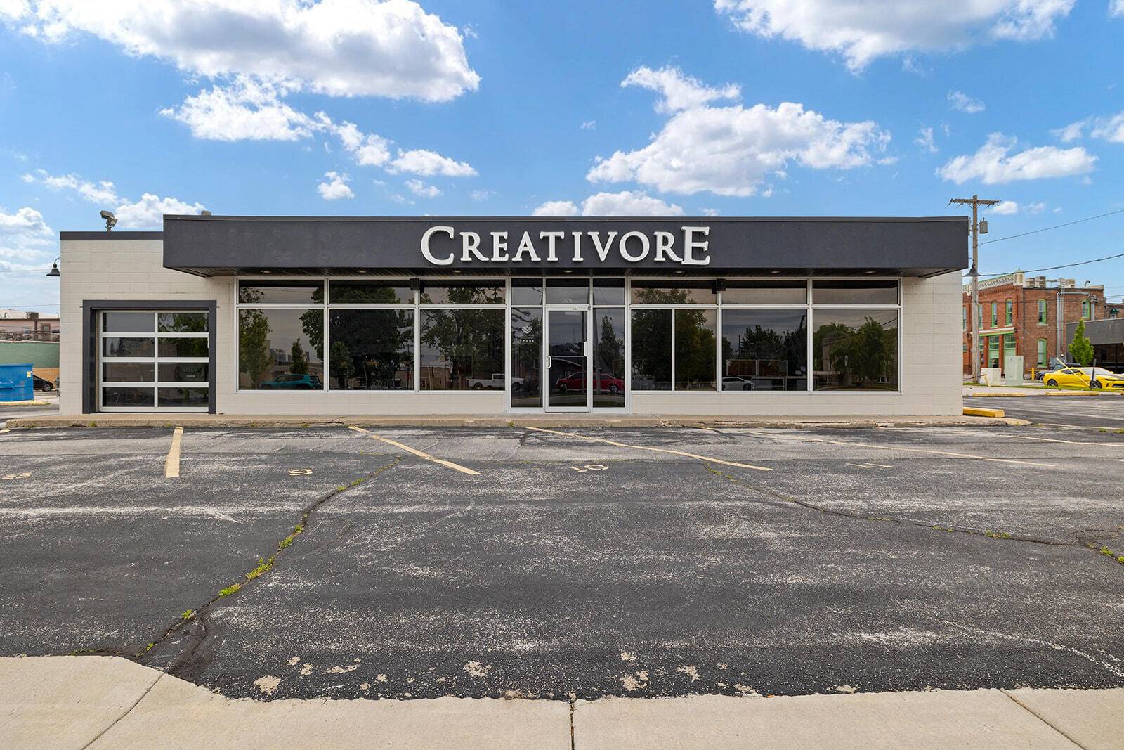 225 E Pacific ST, Springfield, MO 65803