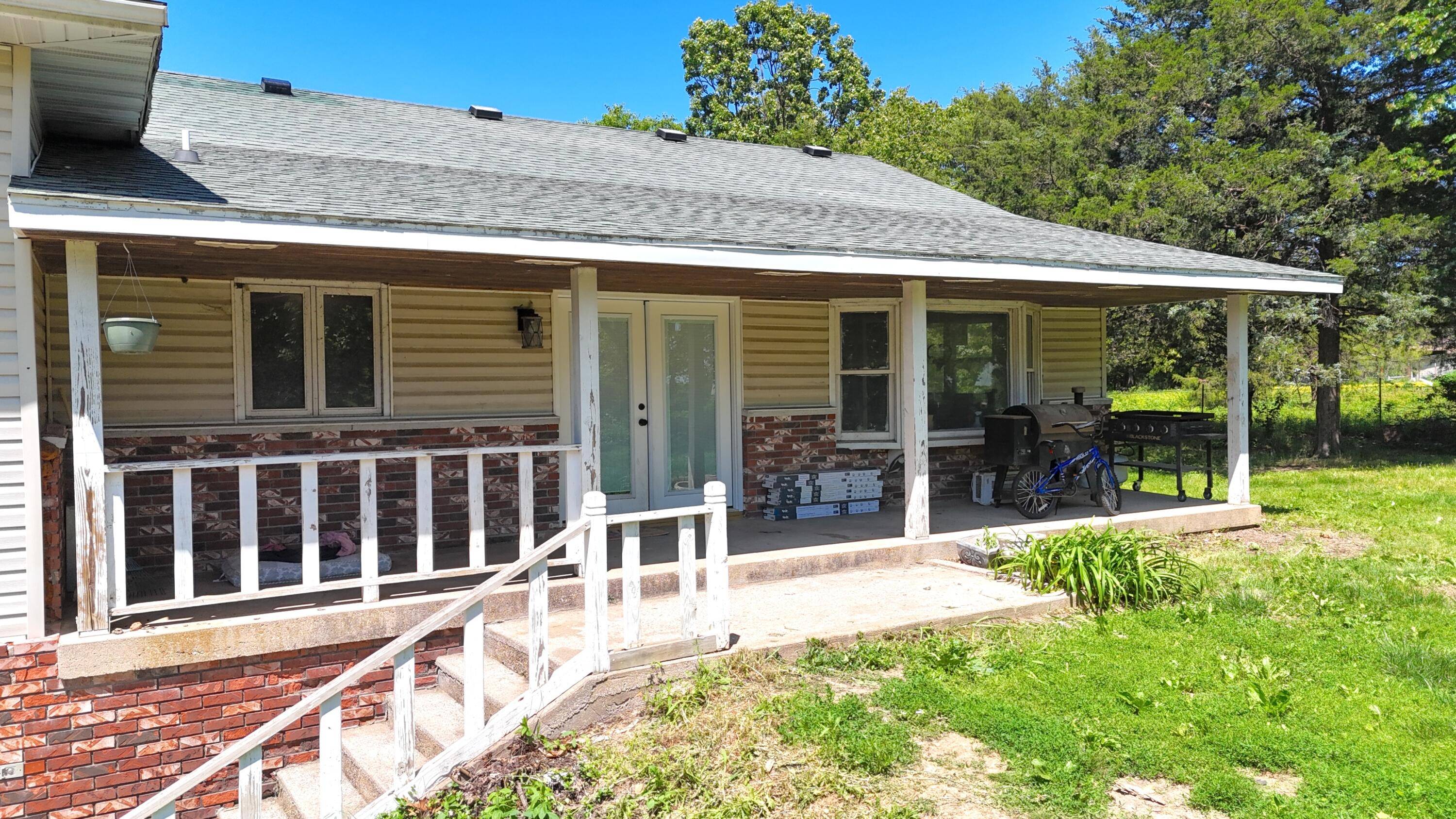 403 Bright Star LN, Seymour, MO 65746