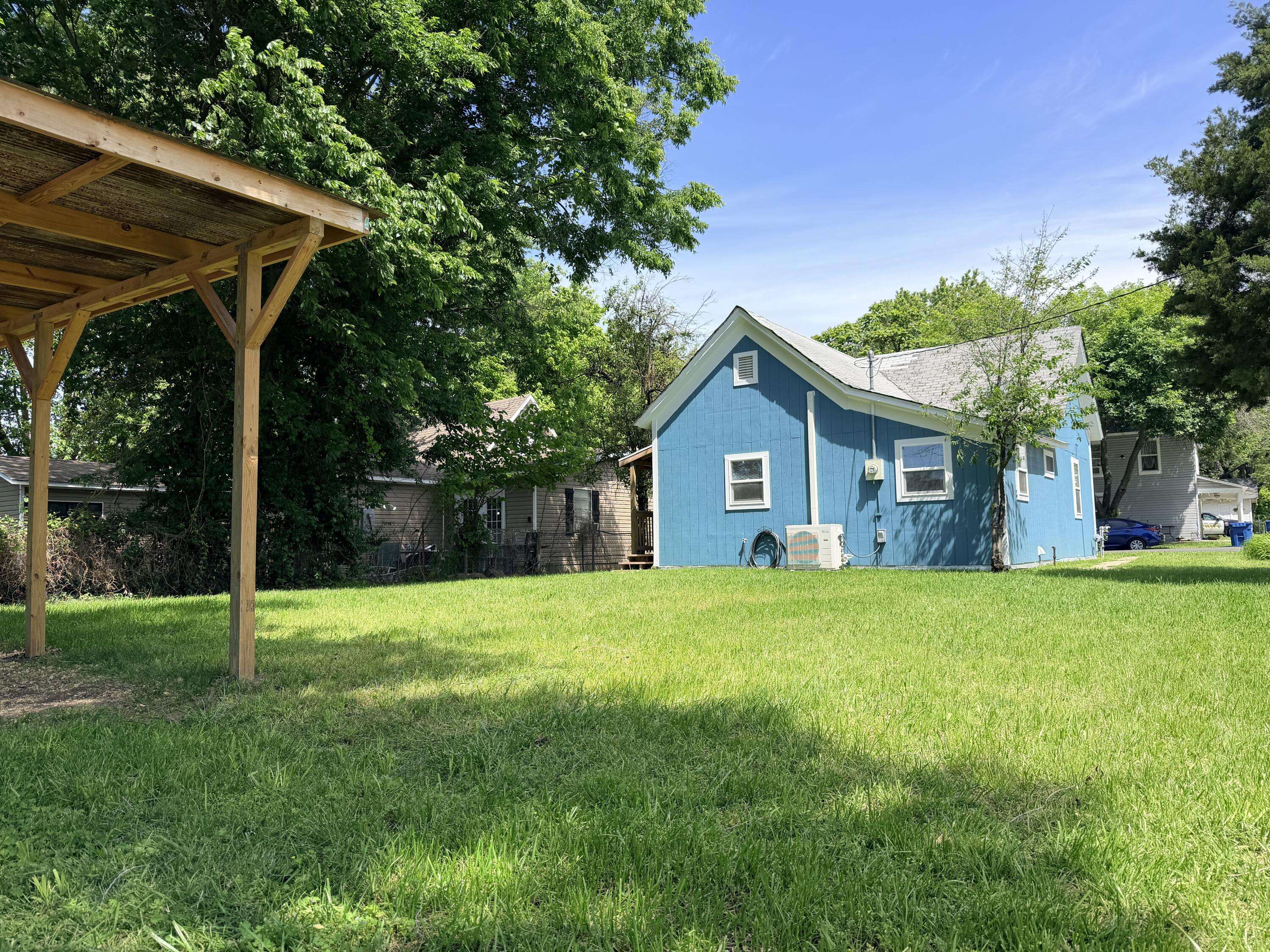 141 E Daugherty ST, Carterville, MO 64835