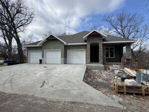 1907 N Lake LN, Nixa, MO 65714