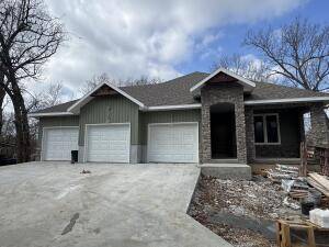 1907 N Lake LN, Nixa, MO 65714