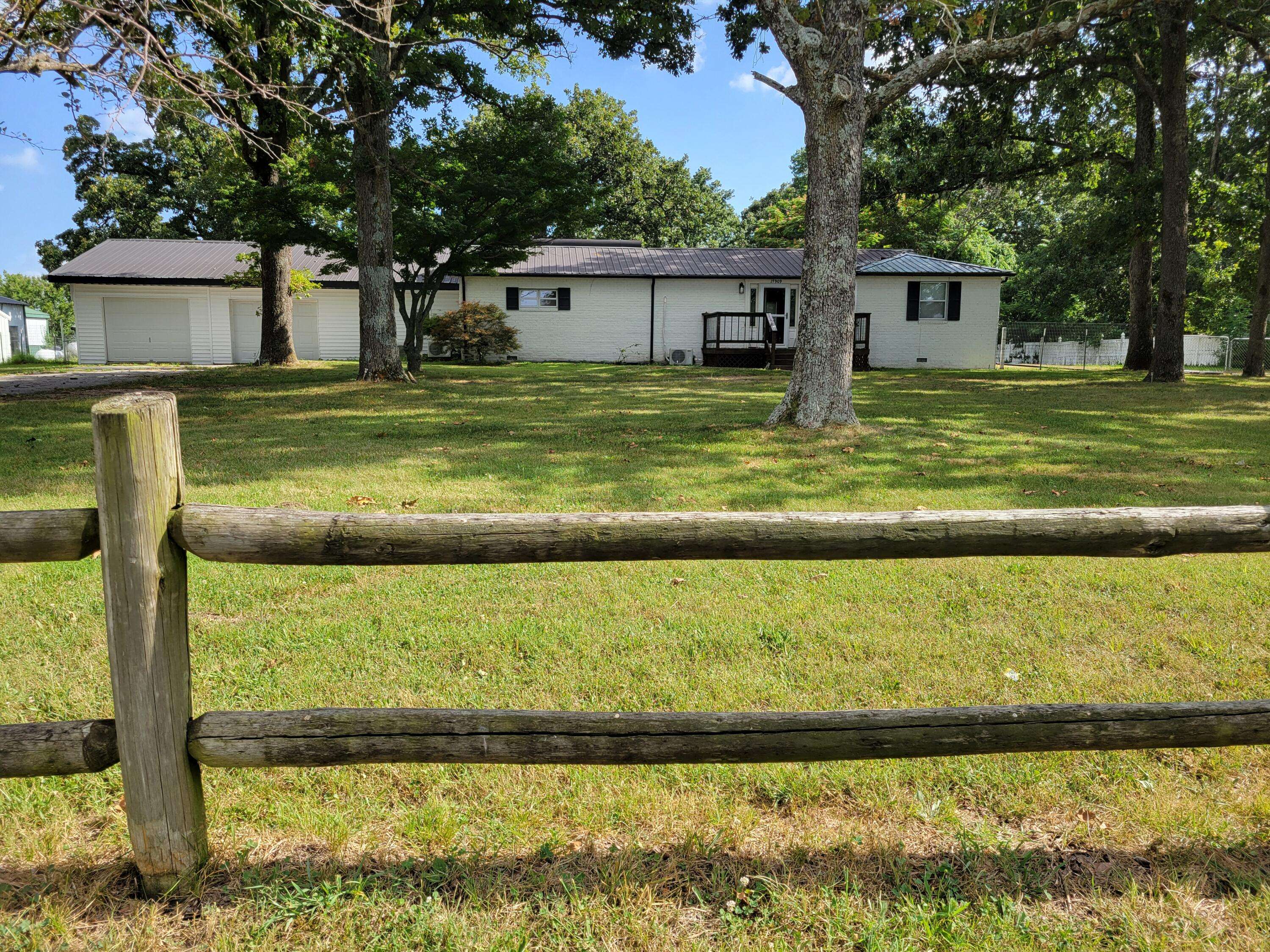 17909 Locust RD, Neosho, MO 64850