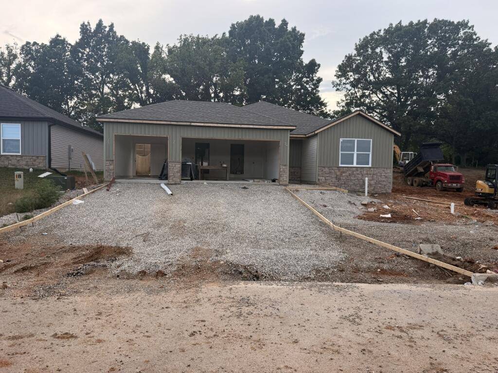849 Holstein LN, Marshfield, MO 65706